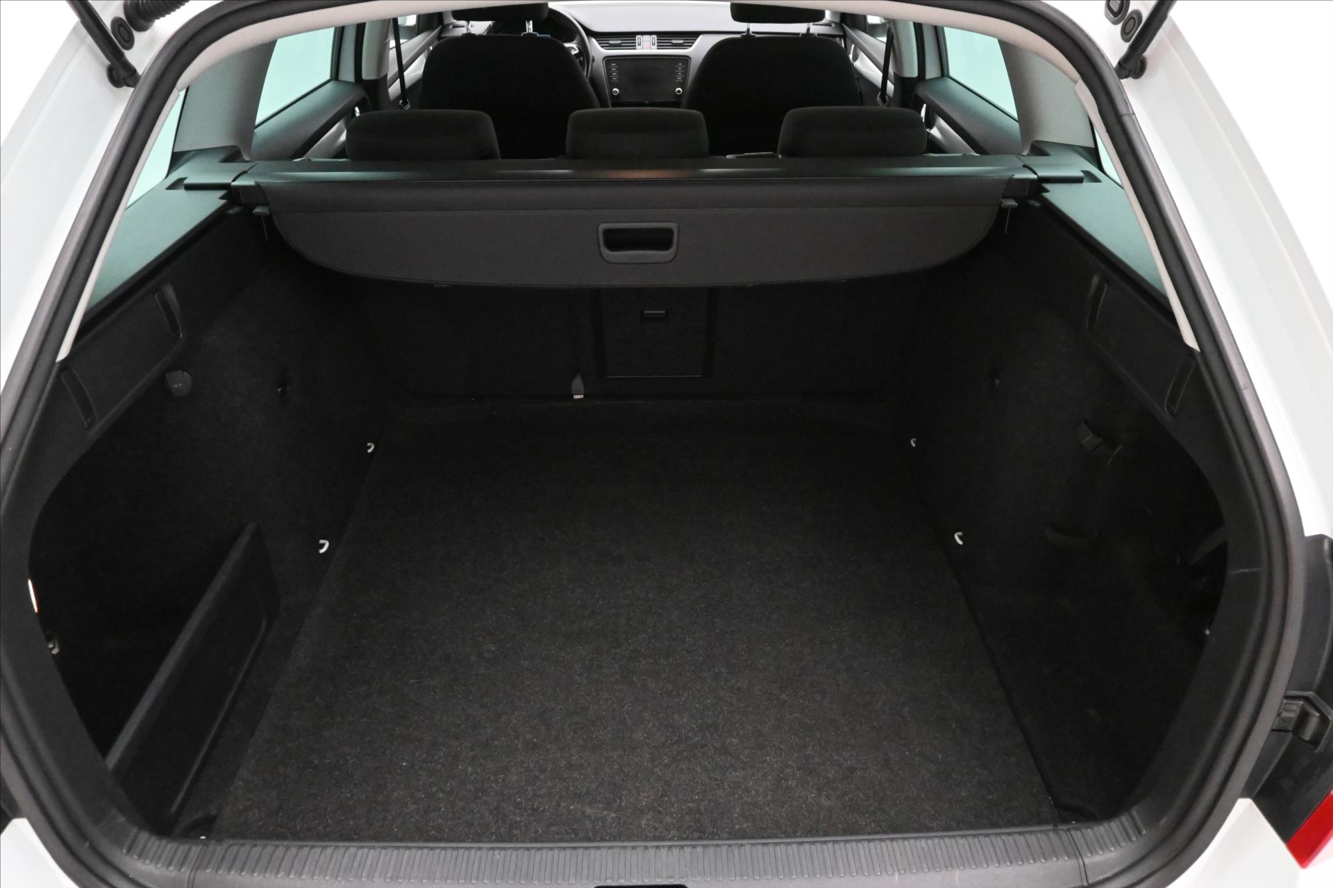 Hlavní fotografie vozu Škoda Octavia 1,6 TDI 85kW Ambition Záruka až 5 let (11)