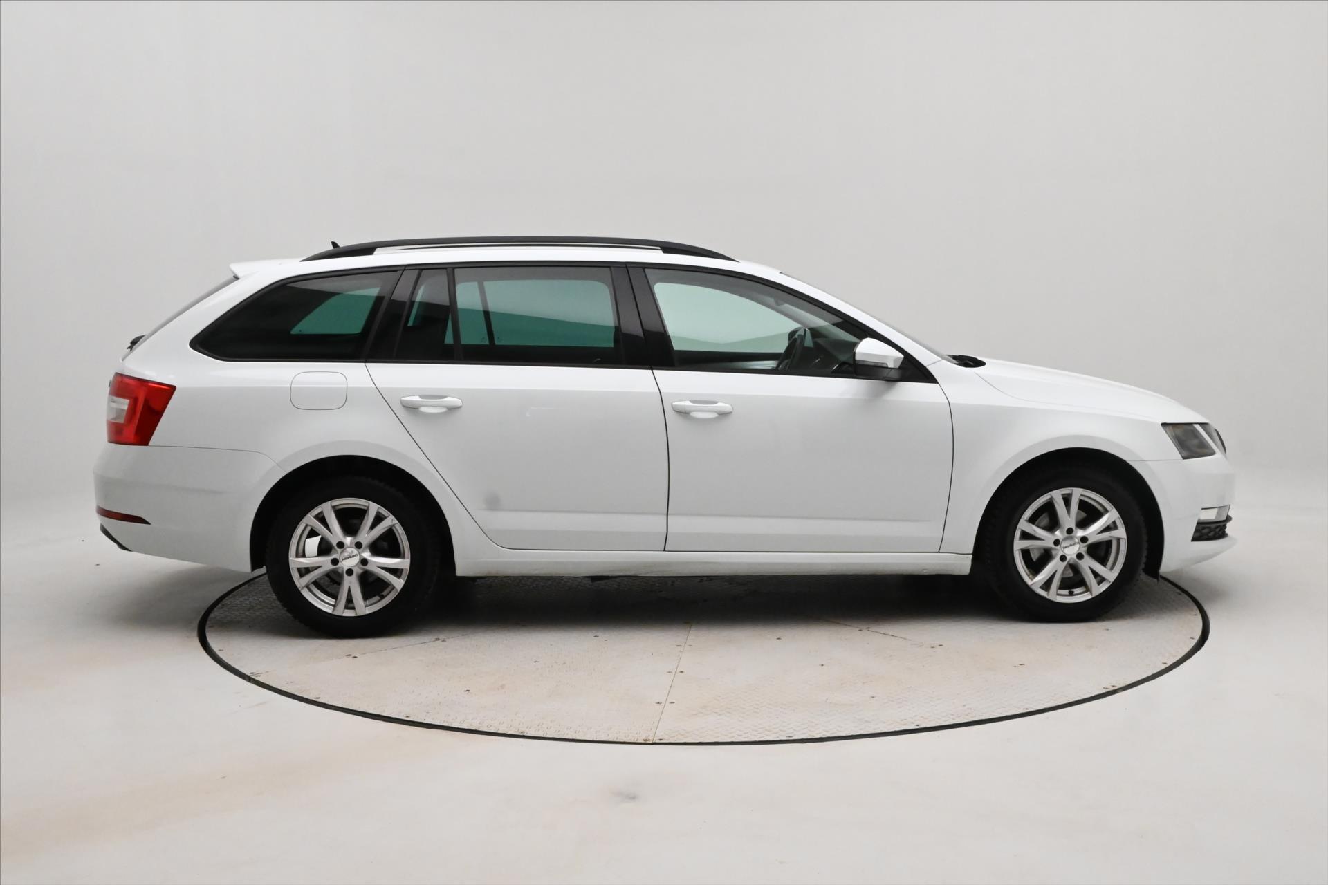 Hlavní fotografie vozu Škoda Octavia 1,6 TDI 85kW Ambition Záruka až 5 let (5)