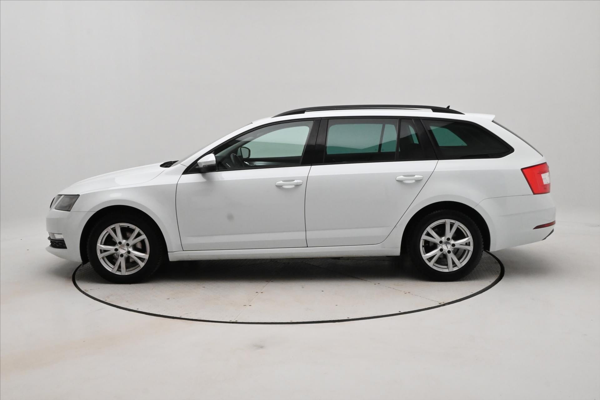 Hlavní fotografie vozu Škoda Octavia 1,6 TDI 85kW Ambition Záruka až 5 let (9)