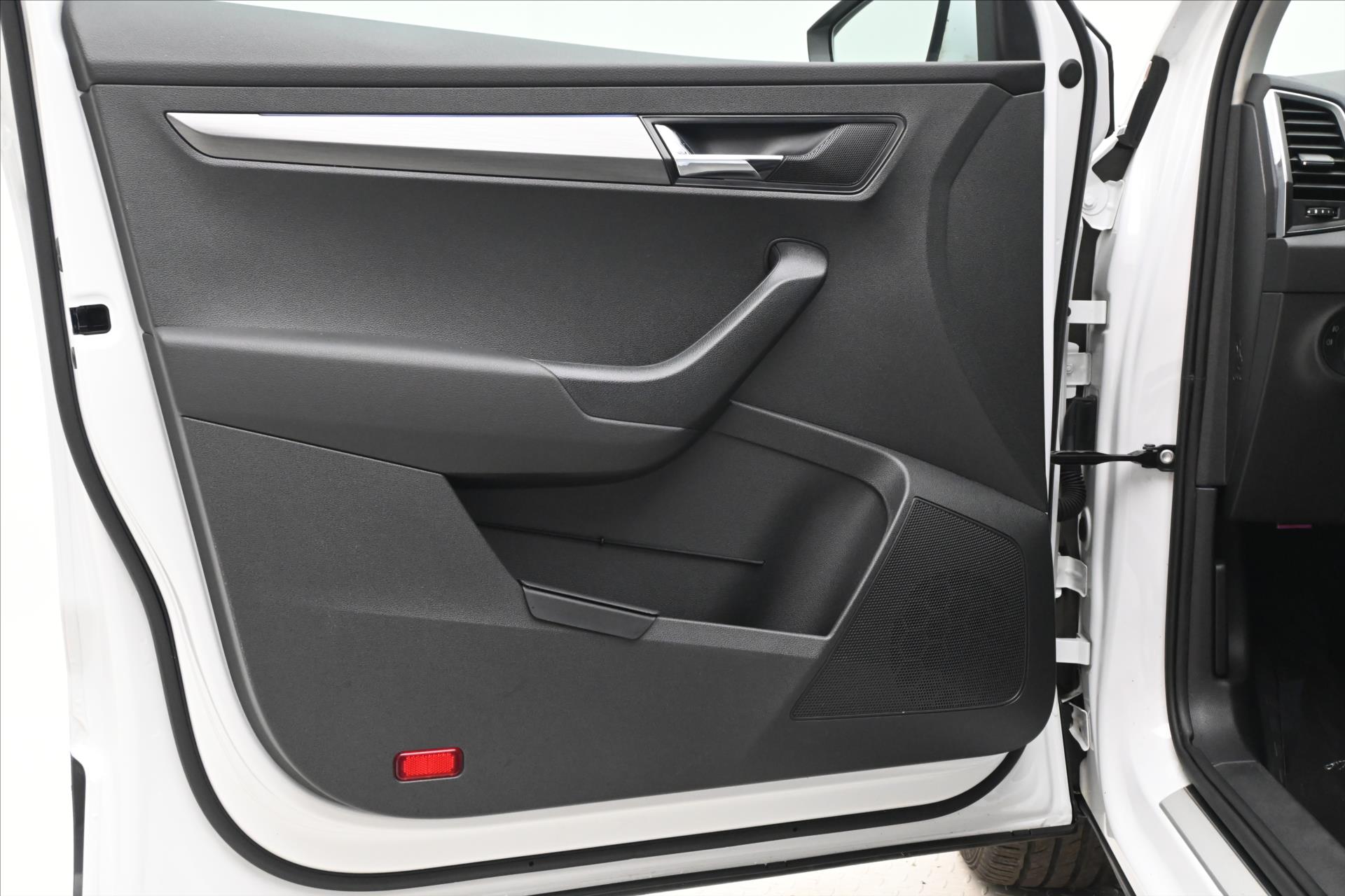 Main photo of the car Skoda Karoq 2.0 TDI 110 kW Clever Warranty up to 5 years (26)