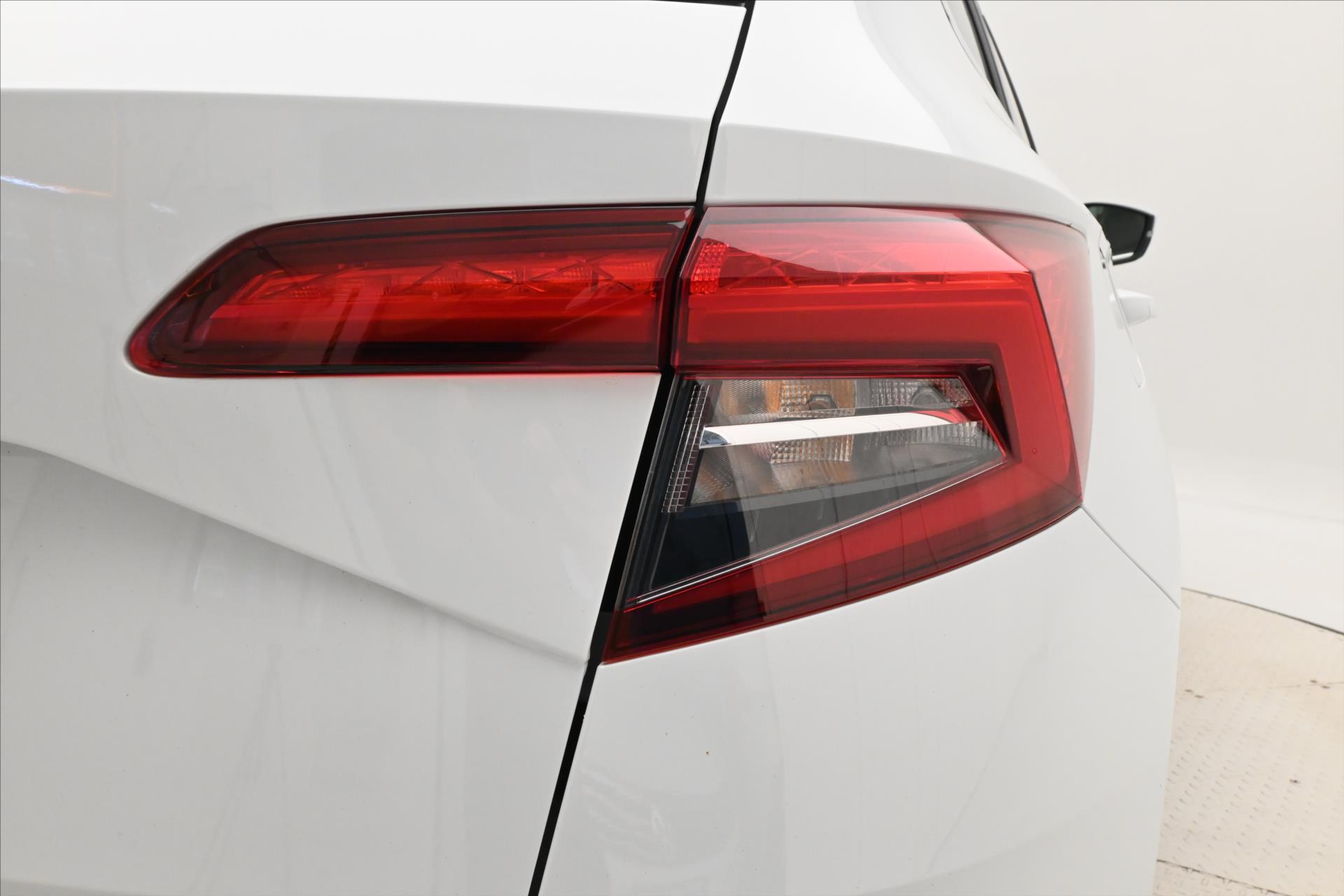 Hlavní fotografie vozu Škoda Karoq 2,0 TDI 110 kW Clever Záruka až 5 let (31)