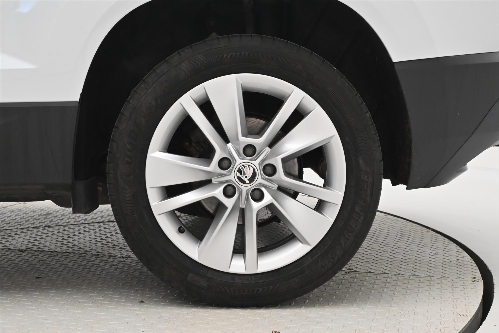 Main photo of the car Skoda Karoq 2.0 TDI 110 kW Clever Warranty up to 5 years (33)