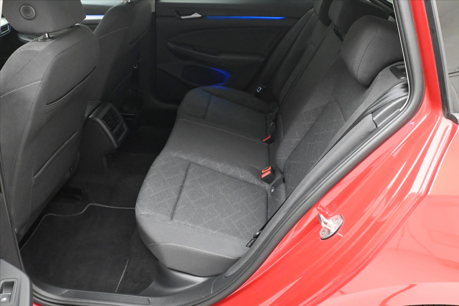 Hlavní fotografie vozu Volkswagen Golf 2,0 TDI 110kW DSG Life Záruka až 5 let (14)