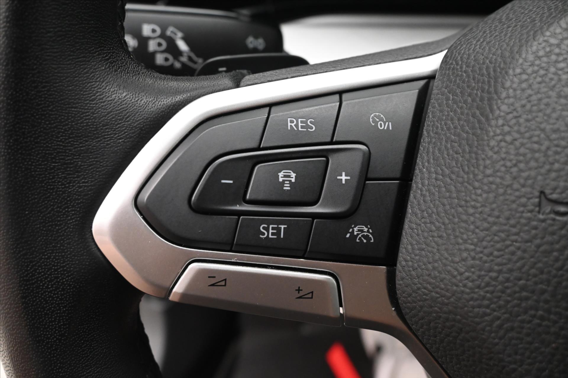 Hlavní fotografie vozu Volkswagen Golf 2,0 TDI 110kW DSG Life Záruka až 5 let (22)