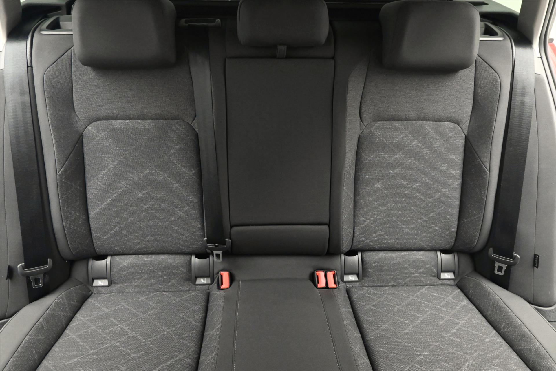Hlavní fotografie vozu Volkswagen Golf 2,0 TDI 110kW DSG Life Záruka až 5 let (26)