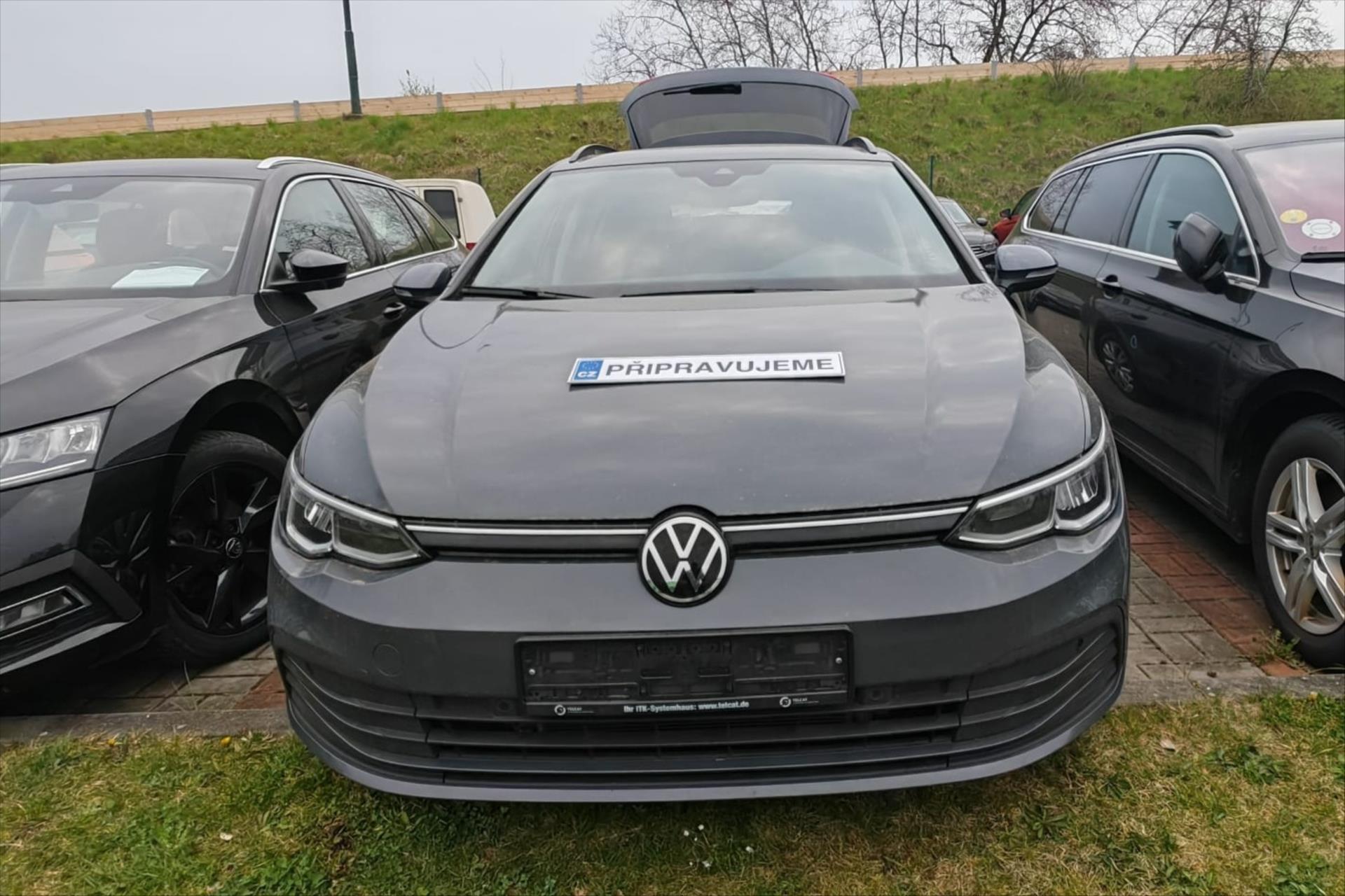 Hlavní fotografie vozu Volkswagen Golf 2,0 TDI 110 kW DSG Life VŮZ PŘIPRAVUJEME K PRODEJI (4)