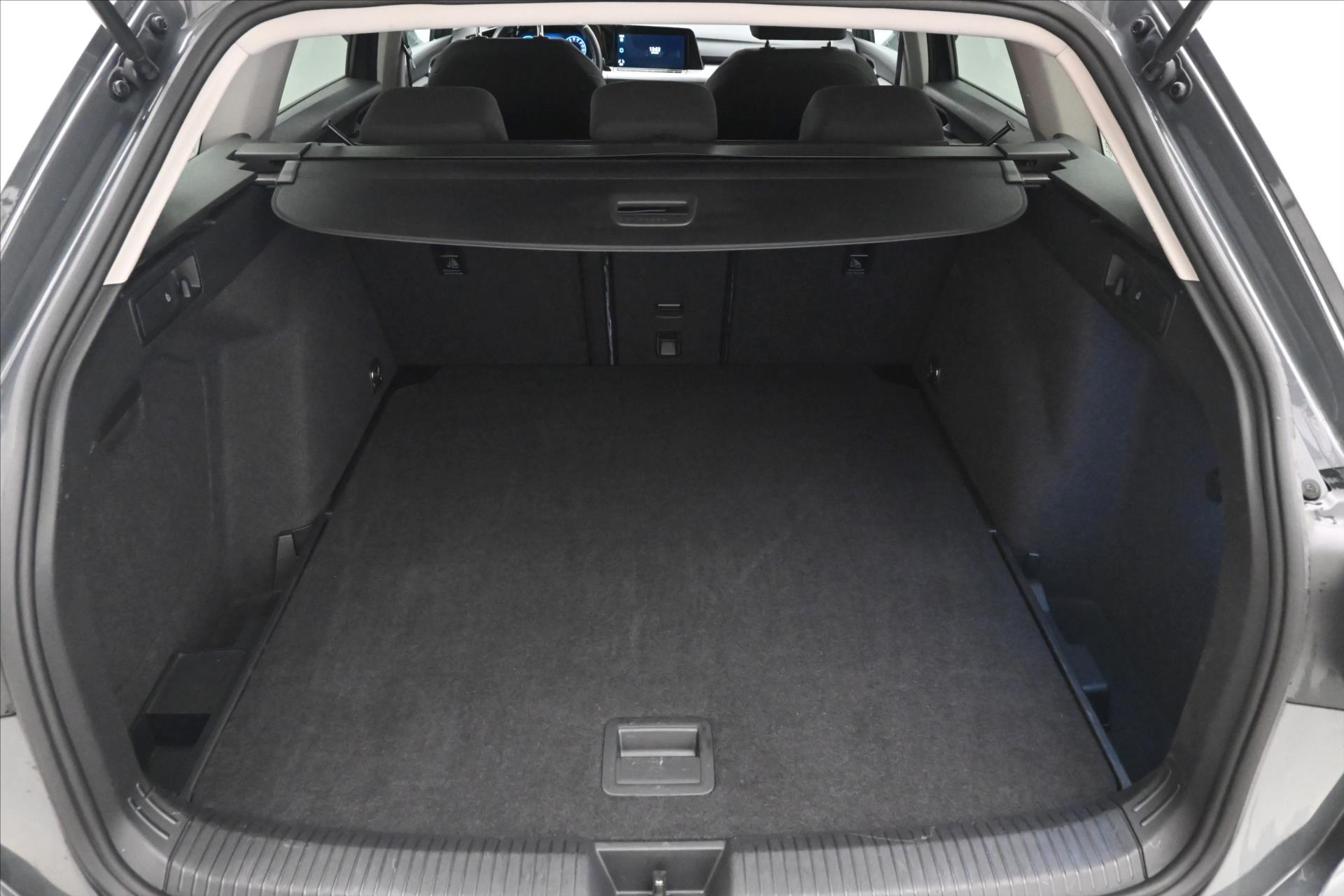 Hlavní fotografie vozu Volkswagen Golf 2,0 TDI 110 kW DSG Life Záruka až 5 let (10)