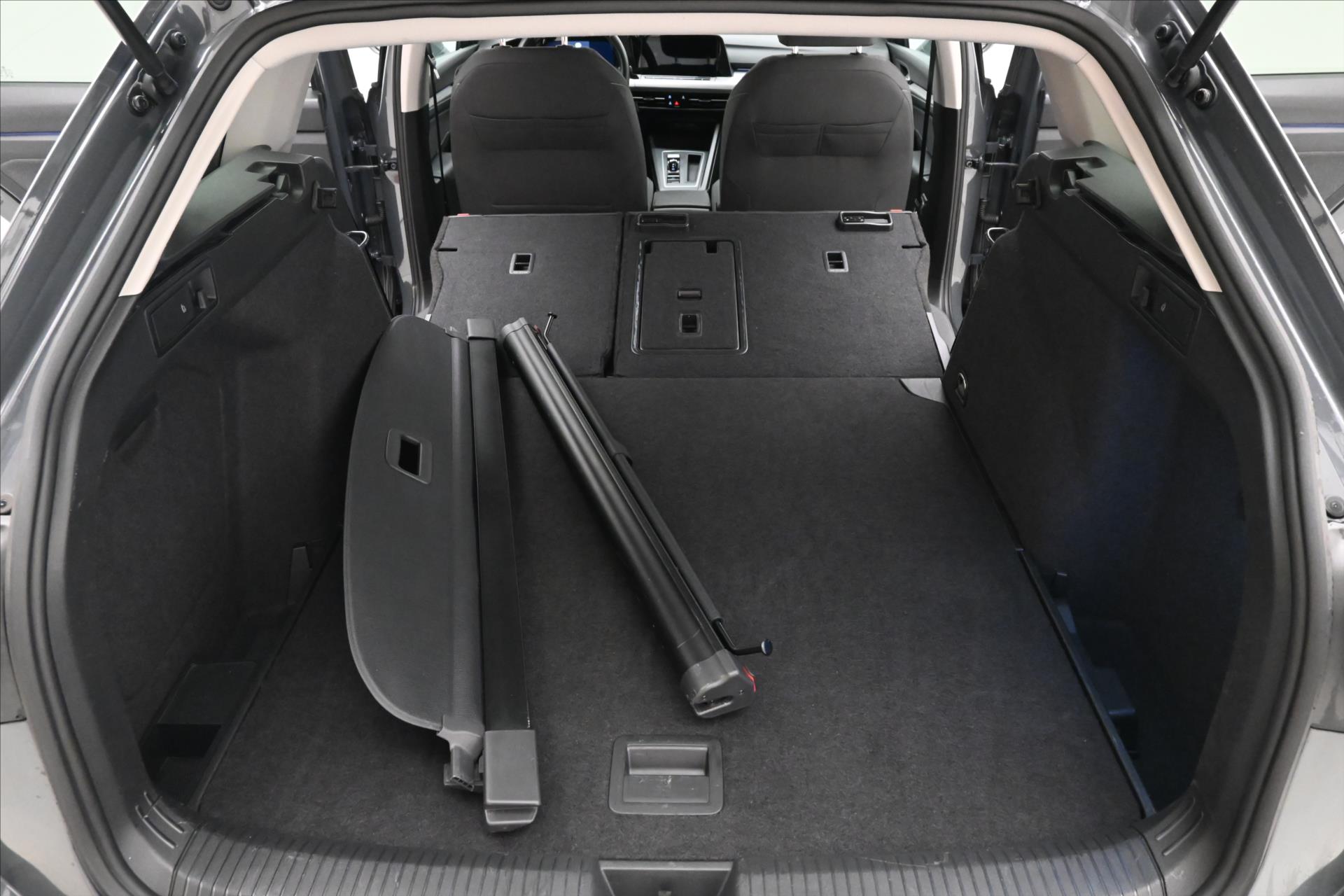 Hlavní fotografie vozu Volkswagen Golf 2,0 TDI 110 kW DSG Life Záruka až 5 let (11)