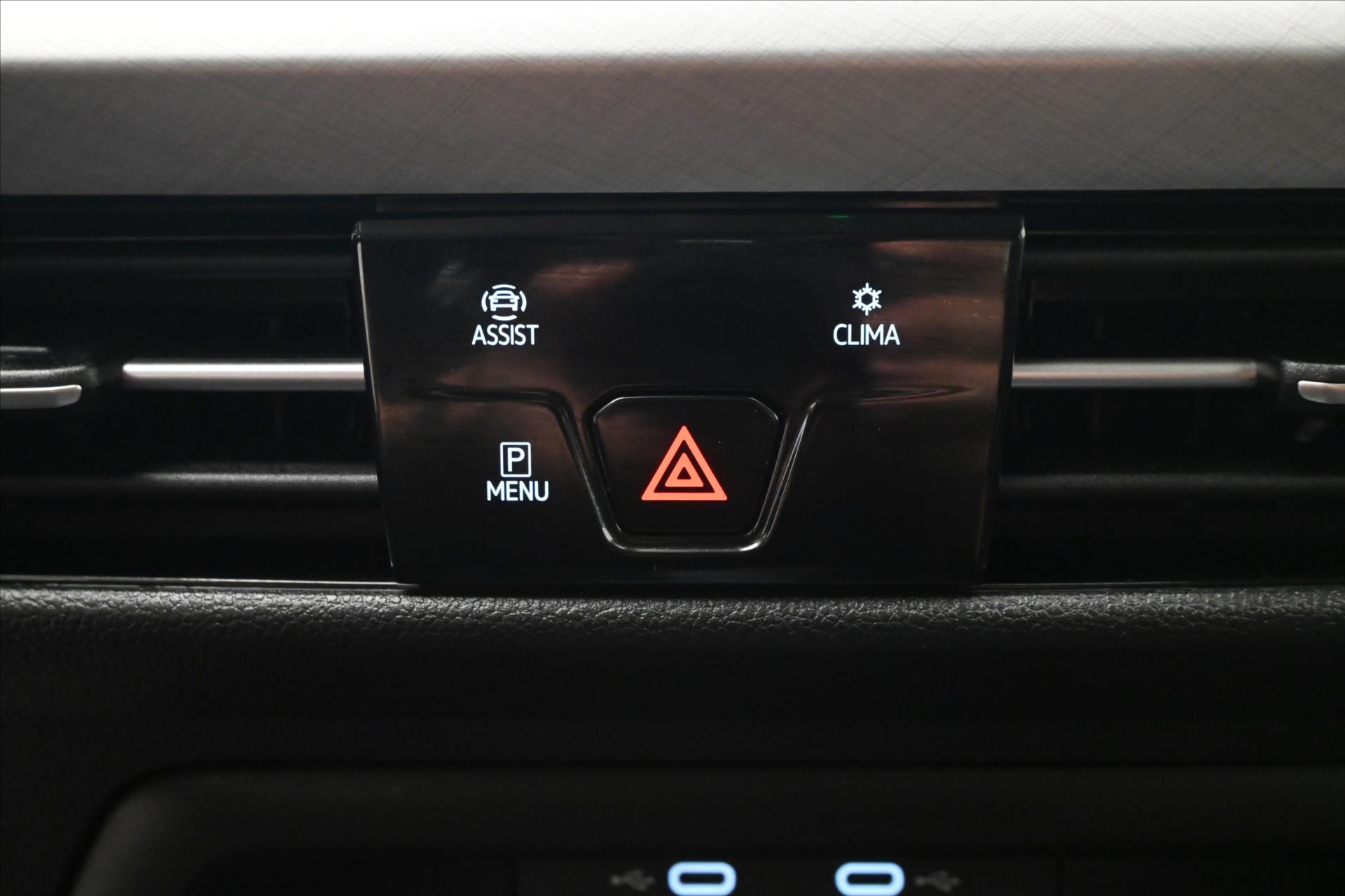 Hlavní fotografie vozu Volkswagen Golf 2,0 TDI 110 kW DSG Life Záruka až 5 let (21)