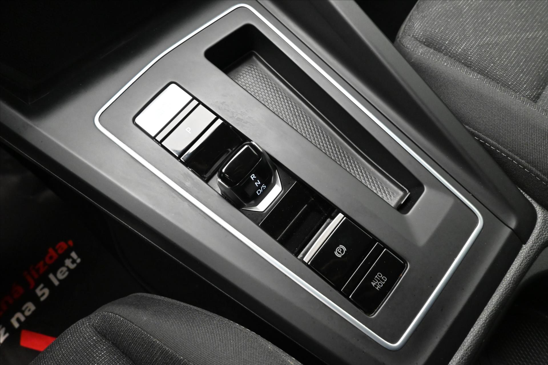 Hlavní fotografie vozu Volkswagen Golf 2,0 TDI 110 kW DSG Life Záruka až 5 let (22)