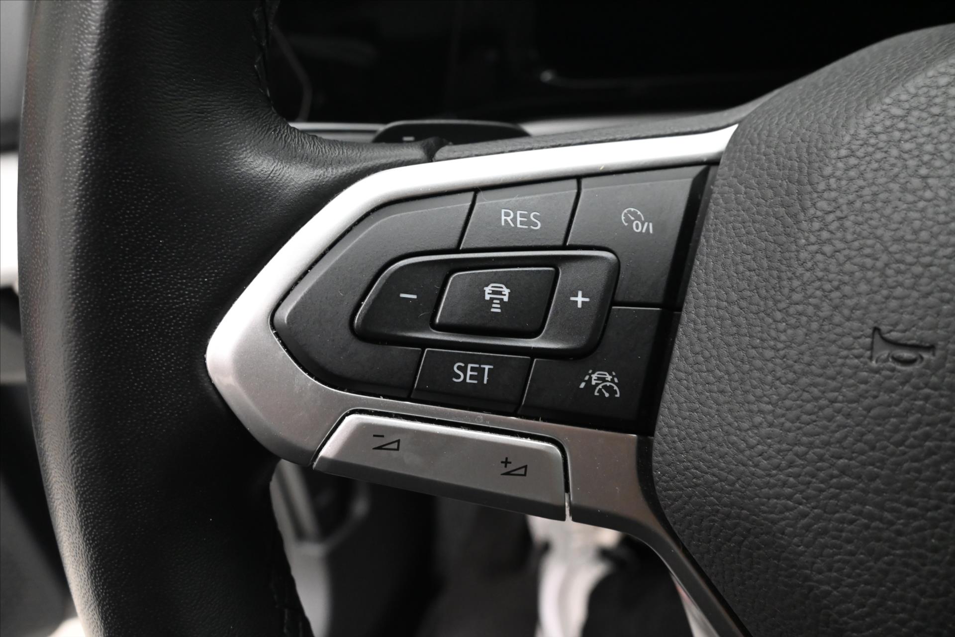 Hlavní fotografie vozu Volkswagen Golf 2,0 TDI 110 kW DSG Life Záruka až 5 let (23)