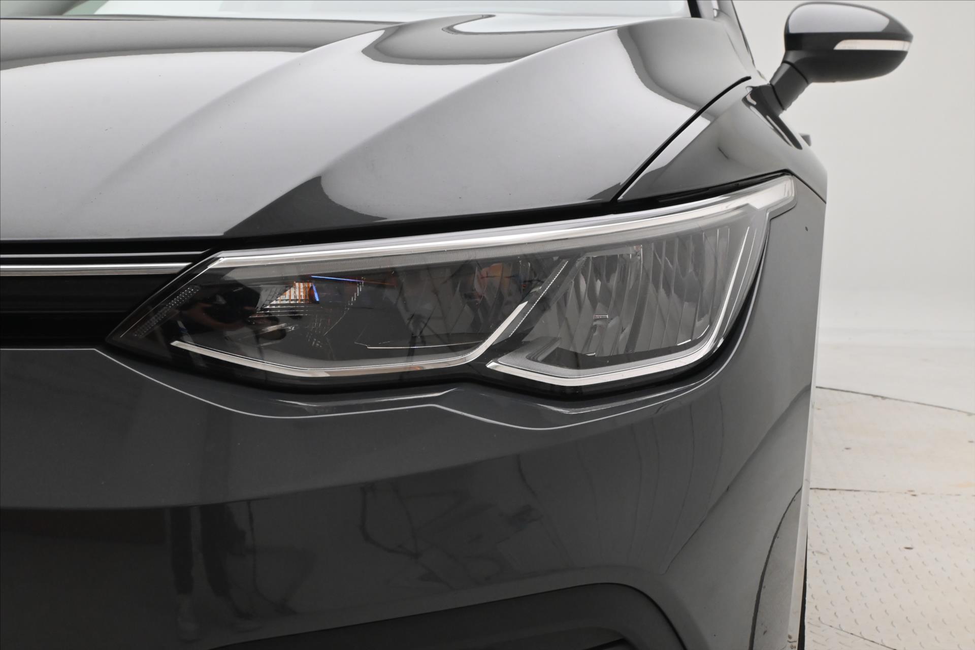 Hlavní fotografie vozu Volkswagen Golf 2,0 TDI 110 kW DSG Life Záruka až 5 let (28)