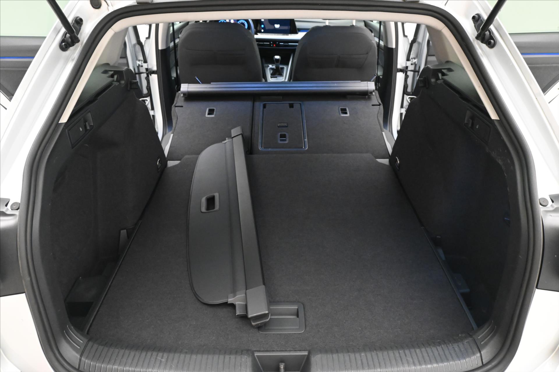 Hlavní fotografie vozu Volkswagen Golf 2,0 TDI 110kW Life LED Záruka až 5 let (12)