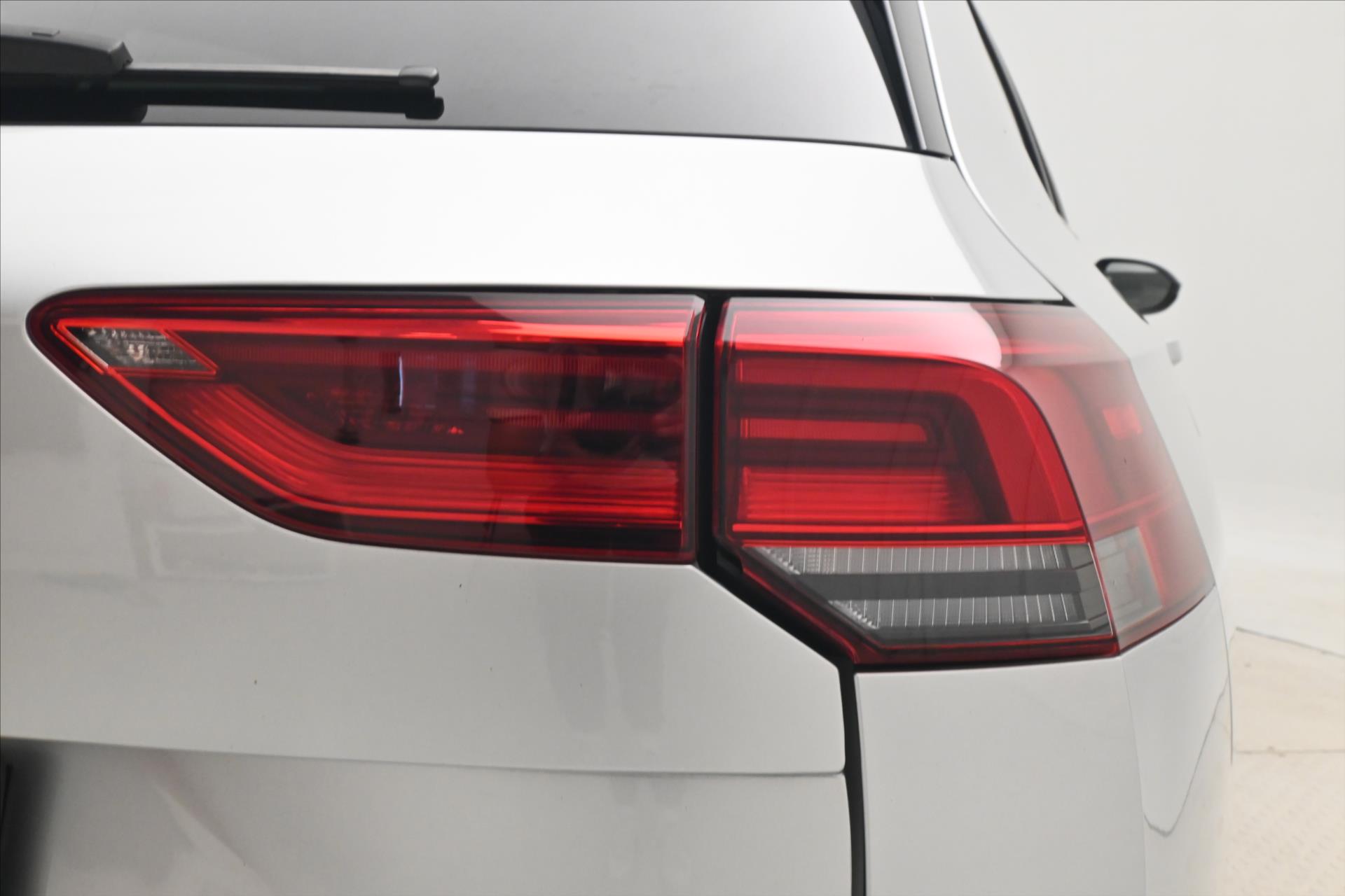 Hlavní fotografie vozu Volkswagen Golf 2,0 TDI 110kW Life LED Záruka až 5 let (31)