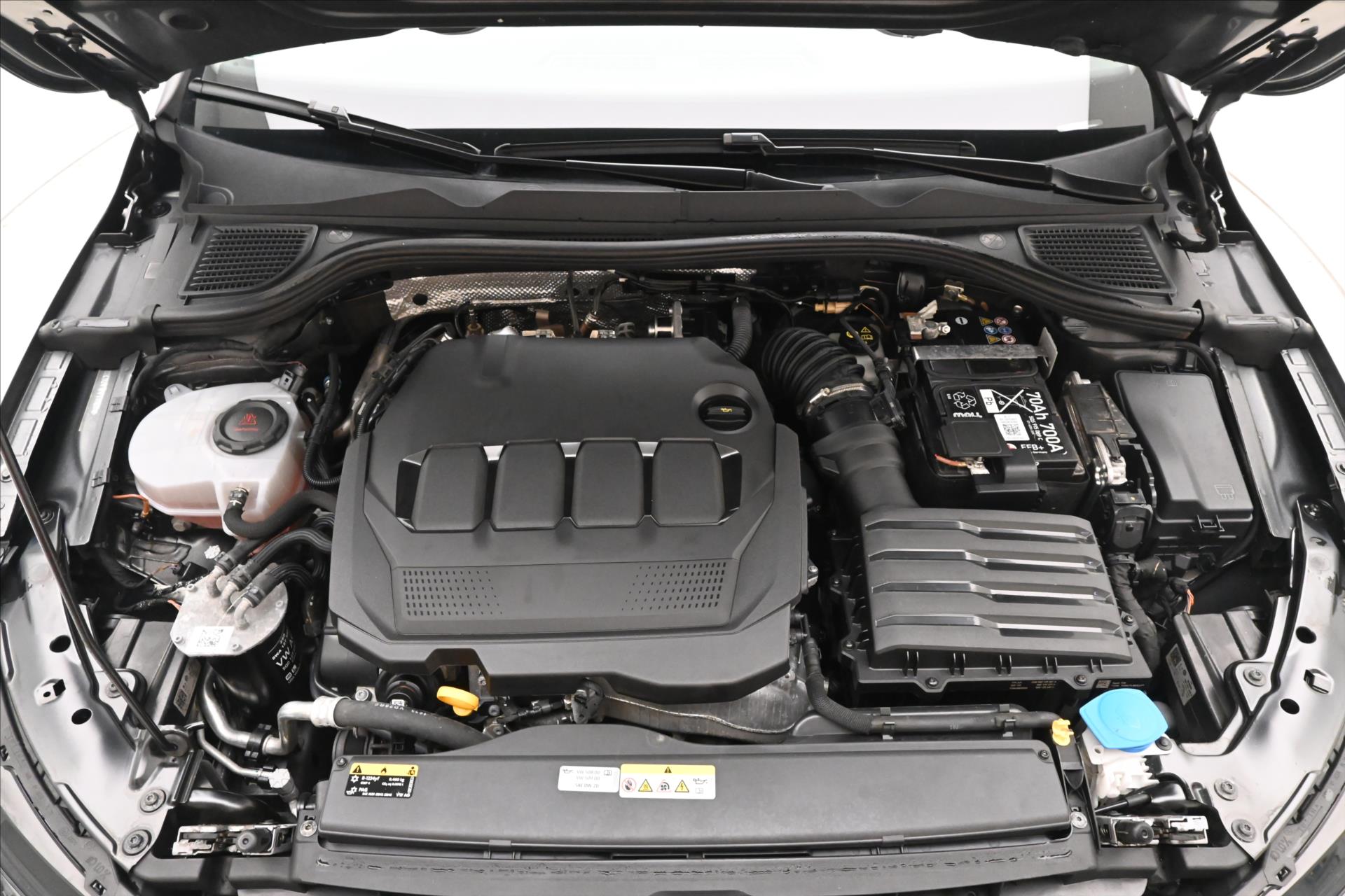 Hlavní fotografie vozu Volkswagen Golf 2,0 TDI 110kW Life LED Záruka až 5 let (10)