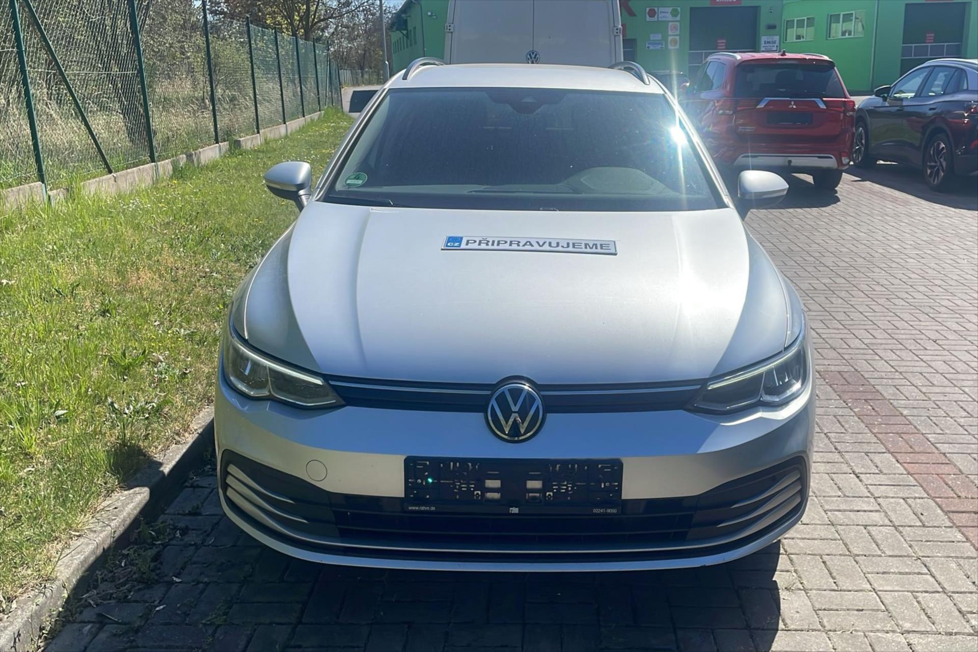 Hlavní fotografie vozu Volkswagen Golf 2,0 TDI 110kW Wagon Life VŮZ PŘIPRAVUJEME K PRODEJI (1)