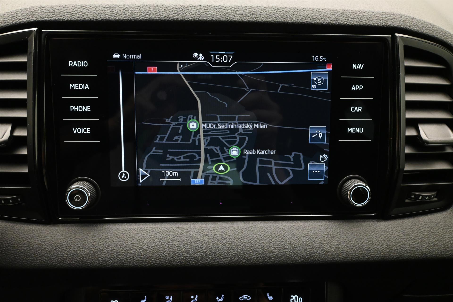 Main photo of the car Skoda Karoq 1.5 TSI 110kW Sportline Business Warranty up to 5 years (20)