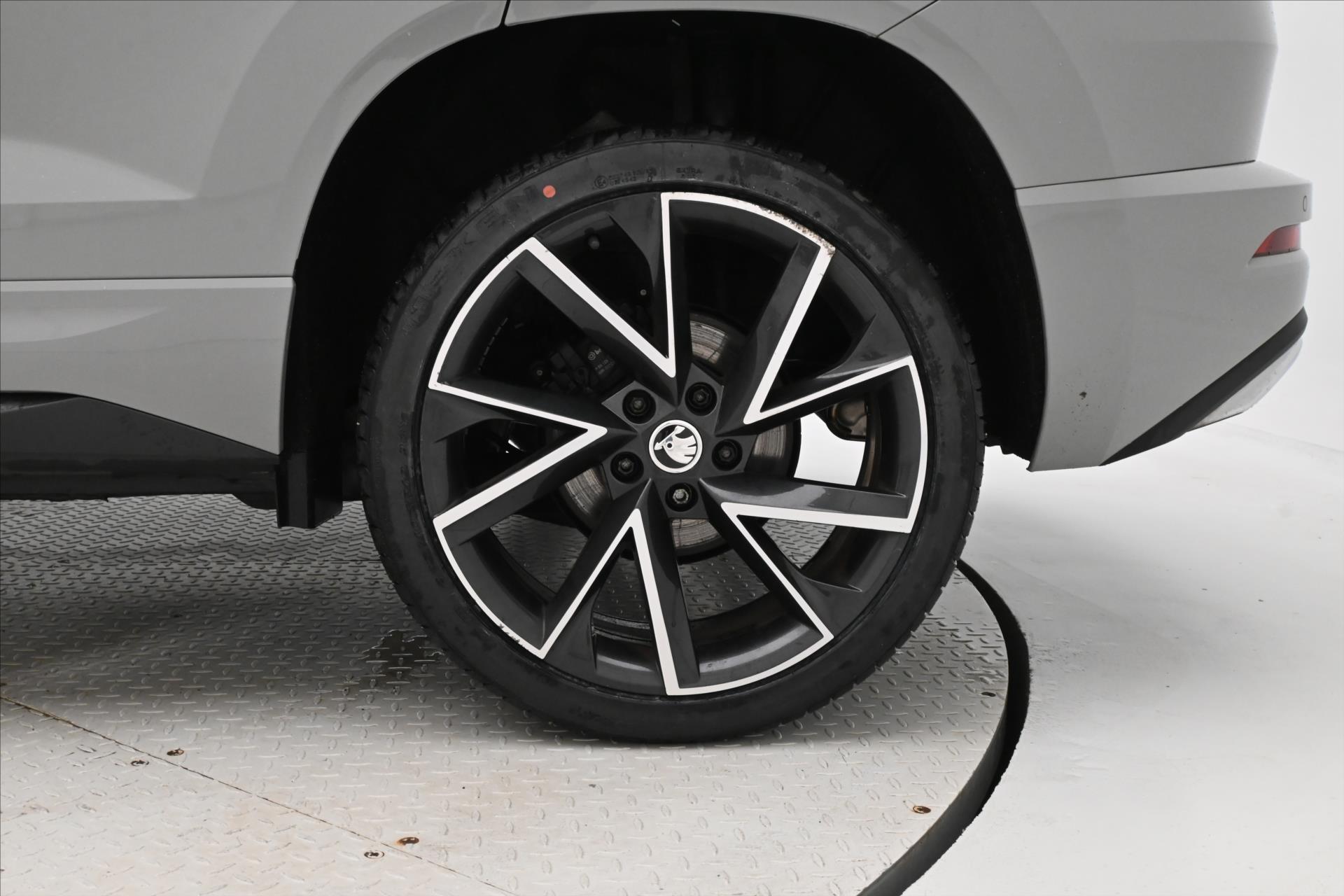 Main photo of the car Skoda Karoq 1.5 TSI 110kW Sportline Business Warranty up to 5 years (32)