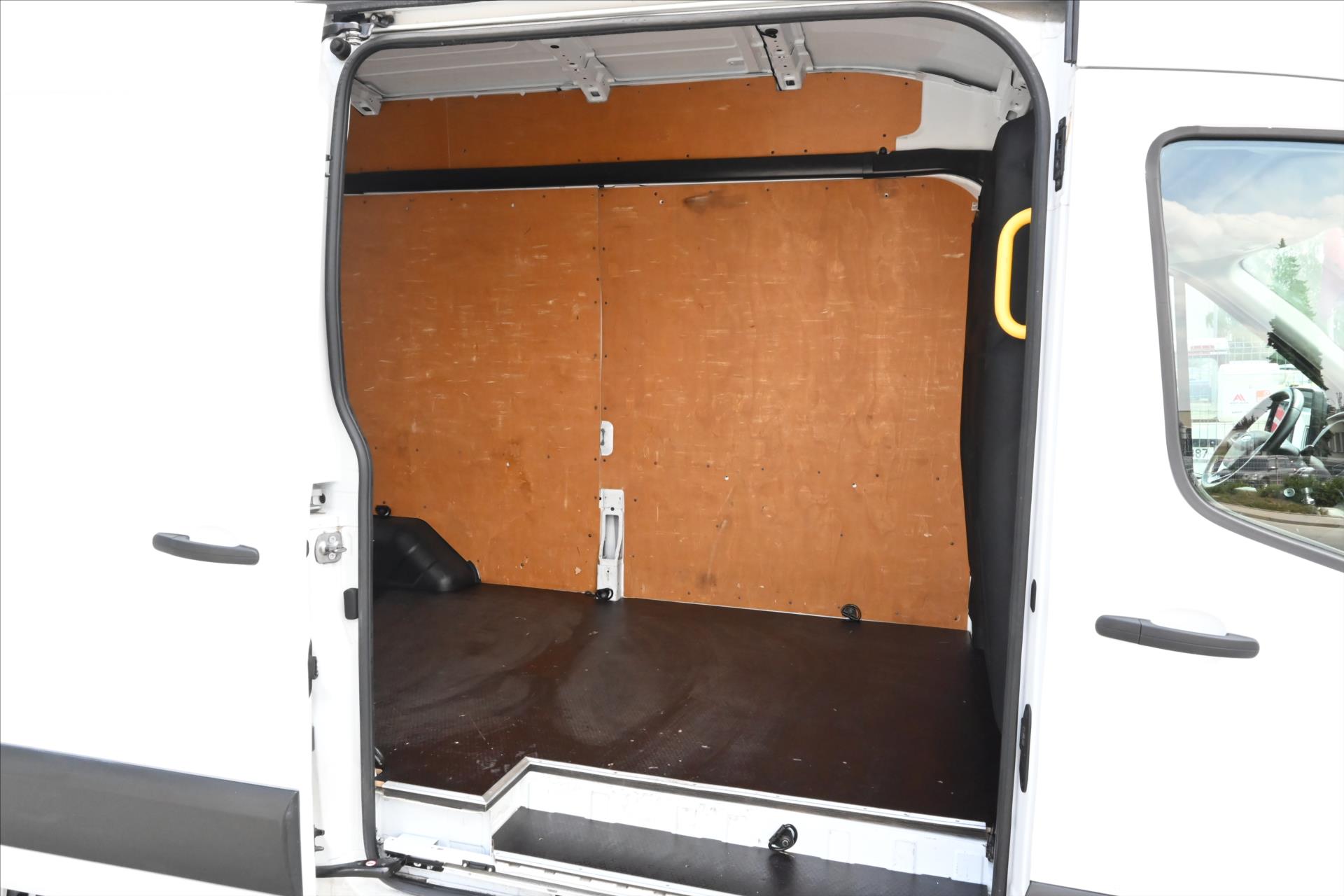 Hlavní fotografie vozu Ford Transit 2,0 TDCI 96kW L4H3 Trend Záruka až 5 let (11)