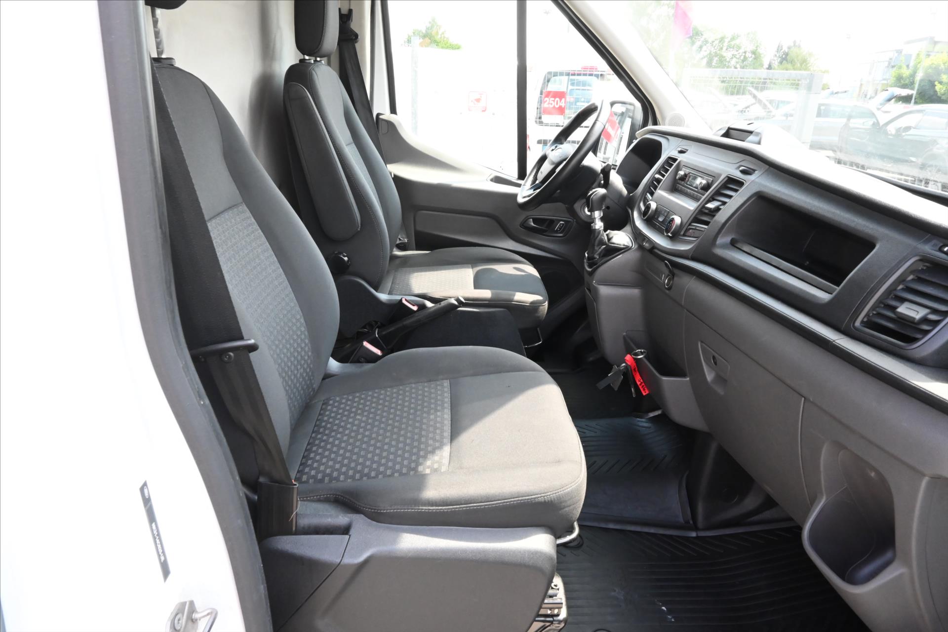 Hlavní fotografie vozu Ford Transit 2,0 TDCI 96kW L4H3 Trend Záruka až 5 let (14)