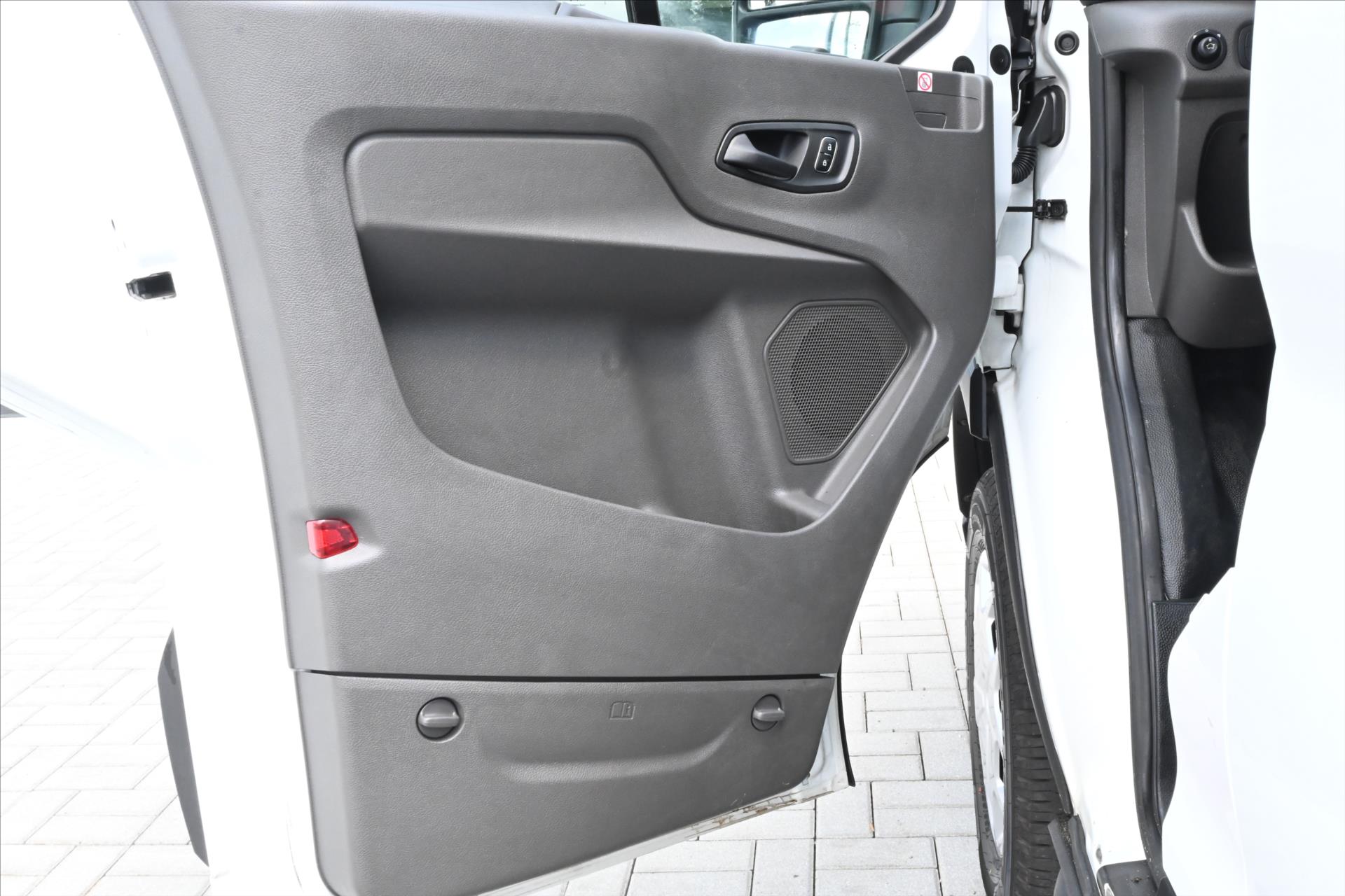 Hlavní fotografie vozu Ford Transit 2,0 TDCI 96kW L4H3 Trend Záruka až 5 let (22)