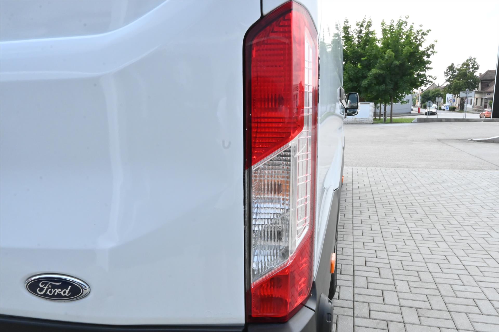 Hlavní fotografie vozu Ford Transit 2,0 TDCI 96kW L4H3 Trend Záruka až 5 let (27)