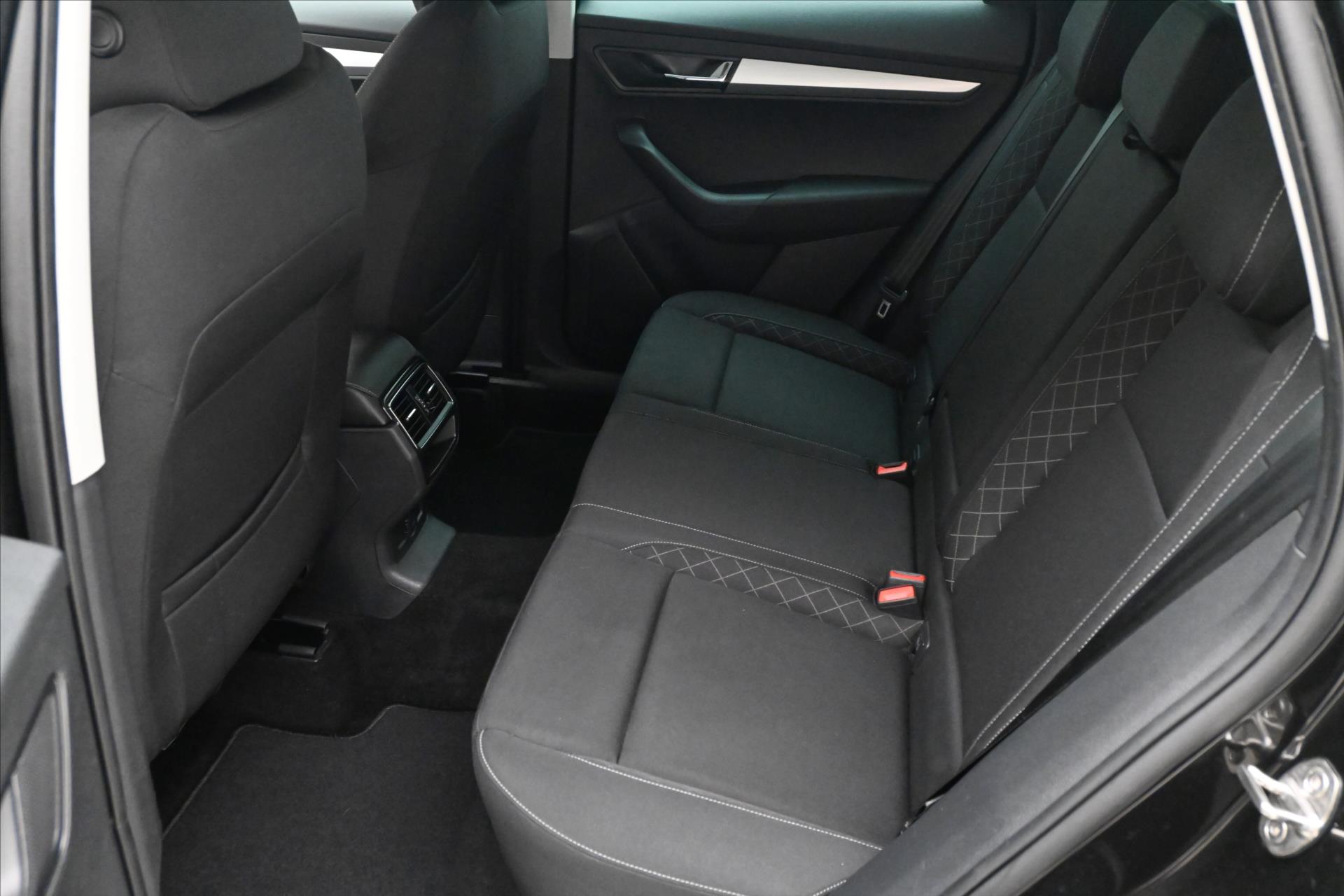 Main photo of the car Skoda Karoq 1.5 TSI 110kW DSG Business Warranty up to 5 years (14)
