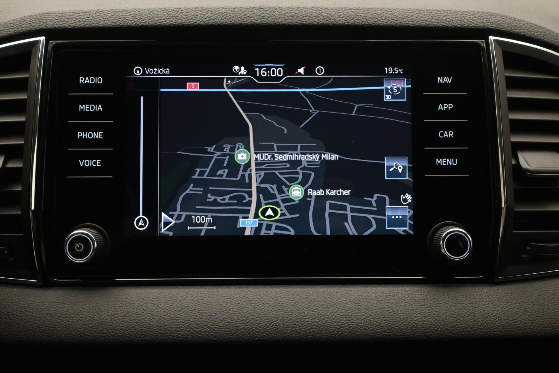 Main photo of the car Skoda Karoq 1.5 TSI 110kW DSG Business Warranty up to 5 years (20)