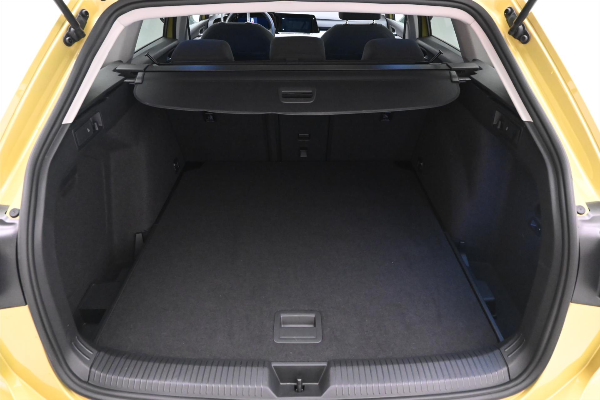 Hlavní fotografie vozu Volkswagen Golf 2,0 TDI 110kW Life Záruka až 5 let (10)