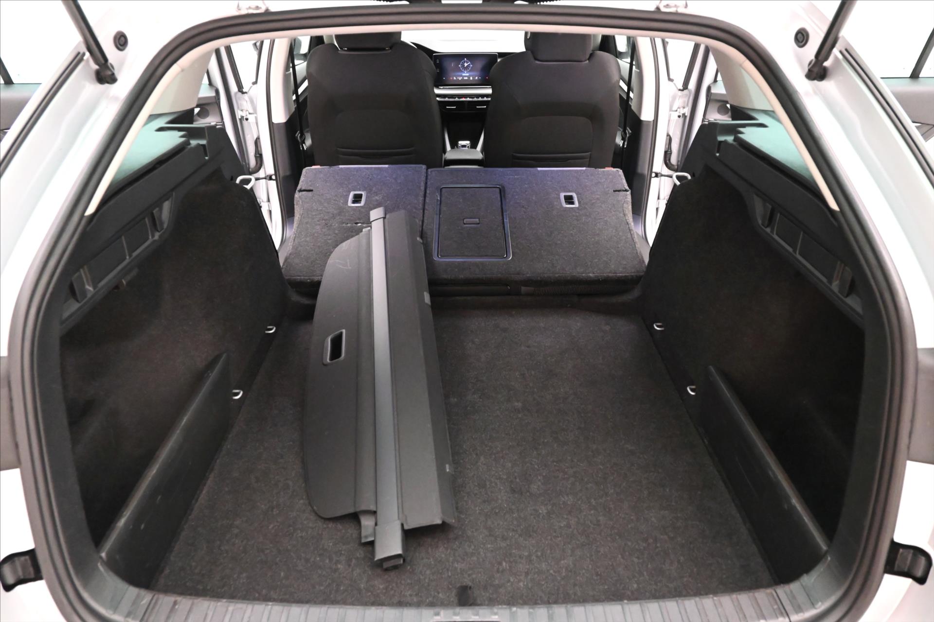 Hlavní fotografie vozu Škoda Octavia 2,0 TDI 110 kW DSG 4x4 NAVI Záruka až 5 let (12)