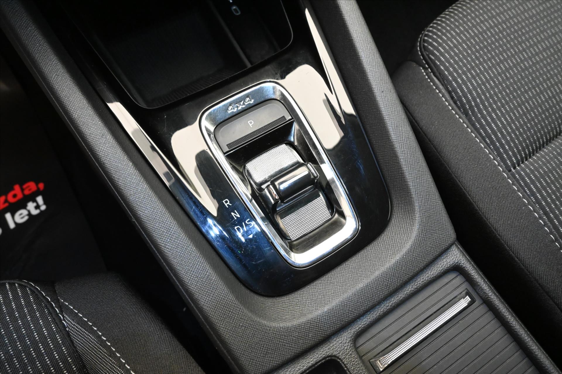 Hlavní fotografie vozu Škoda Octavia 2,0 TDI 110 kW DSG 4x4 NAVI Záruka až 5 let (23)