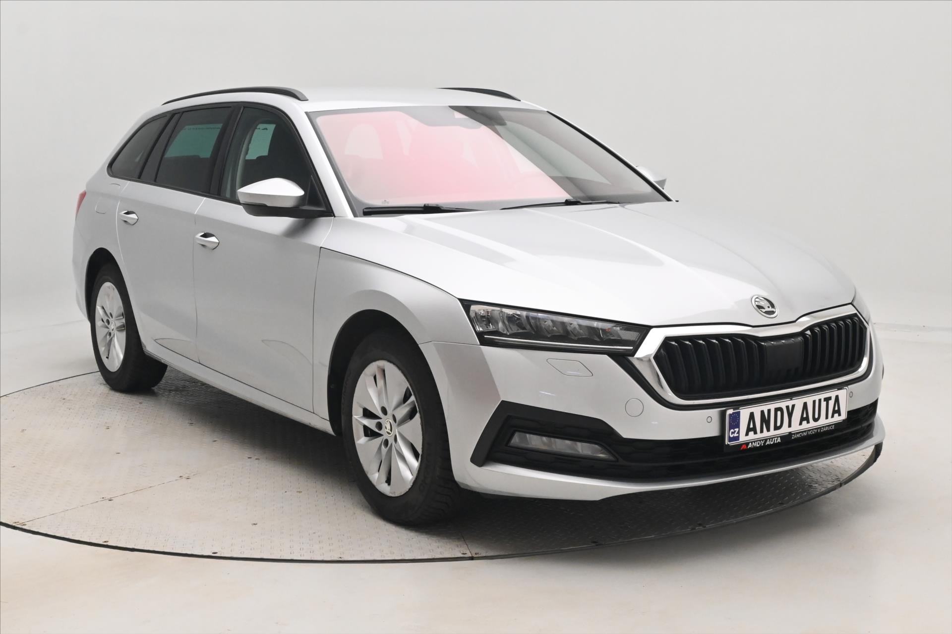 Hlavní fotografie vozu Škoda Octavia 2,0 TDI 110 kW DSG 4x4 NAVI Záruka až 5 let (4)