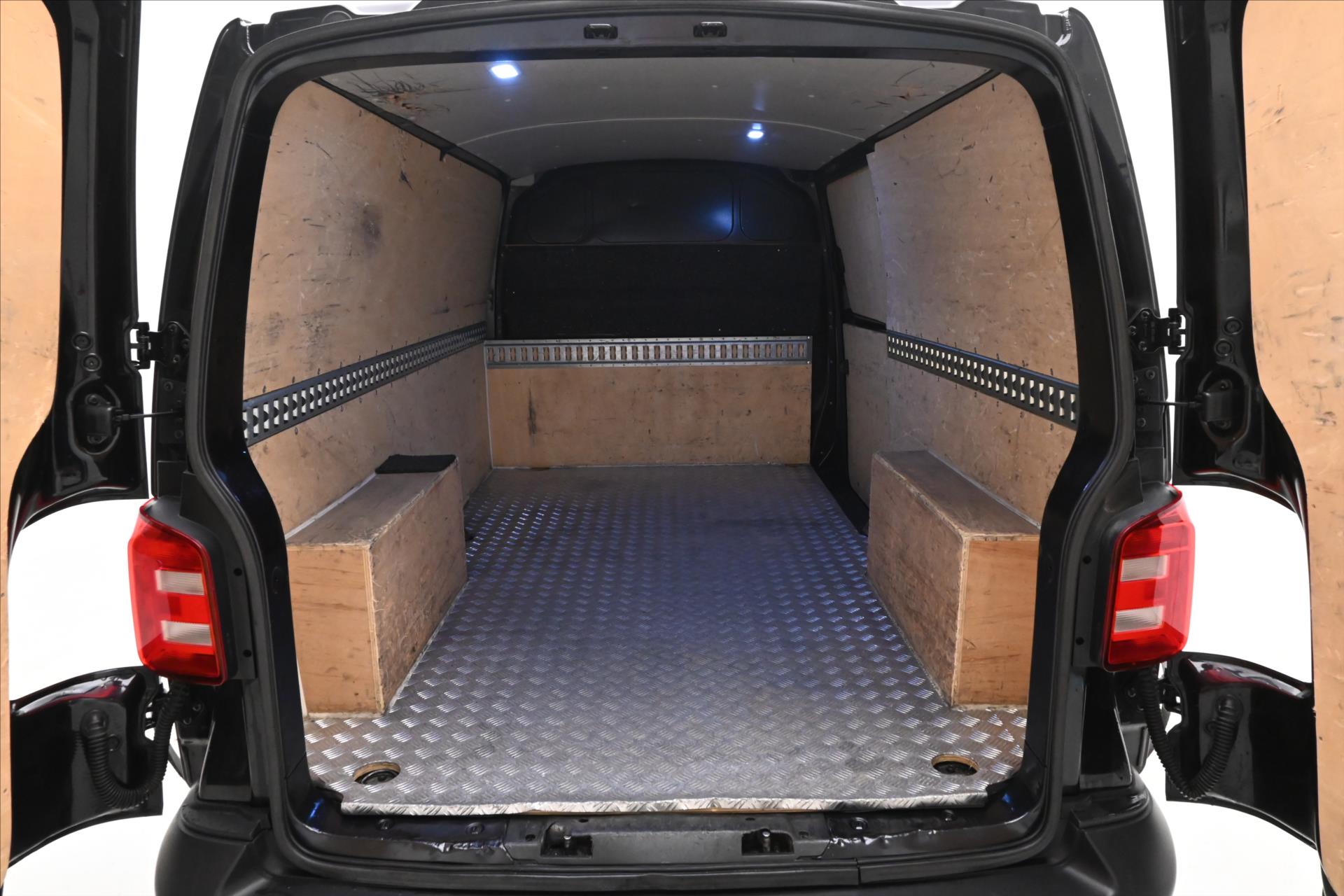 Hlavní fotografie vozu Volkswagen Transporter 2,0 TDI 110kW LONG KLIMA Záruka až 5 let (10)
