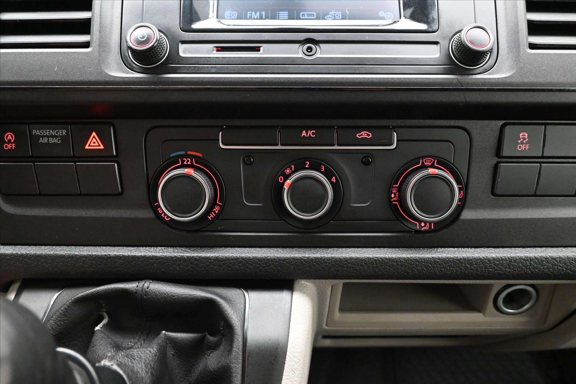 Hlavní fotografie vozu Volkswagen Transporter 2,0 TDI 110kW LONG KLIMA Záruka až 5 let (20)