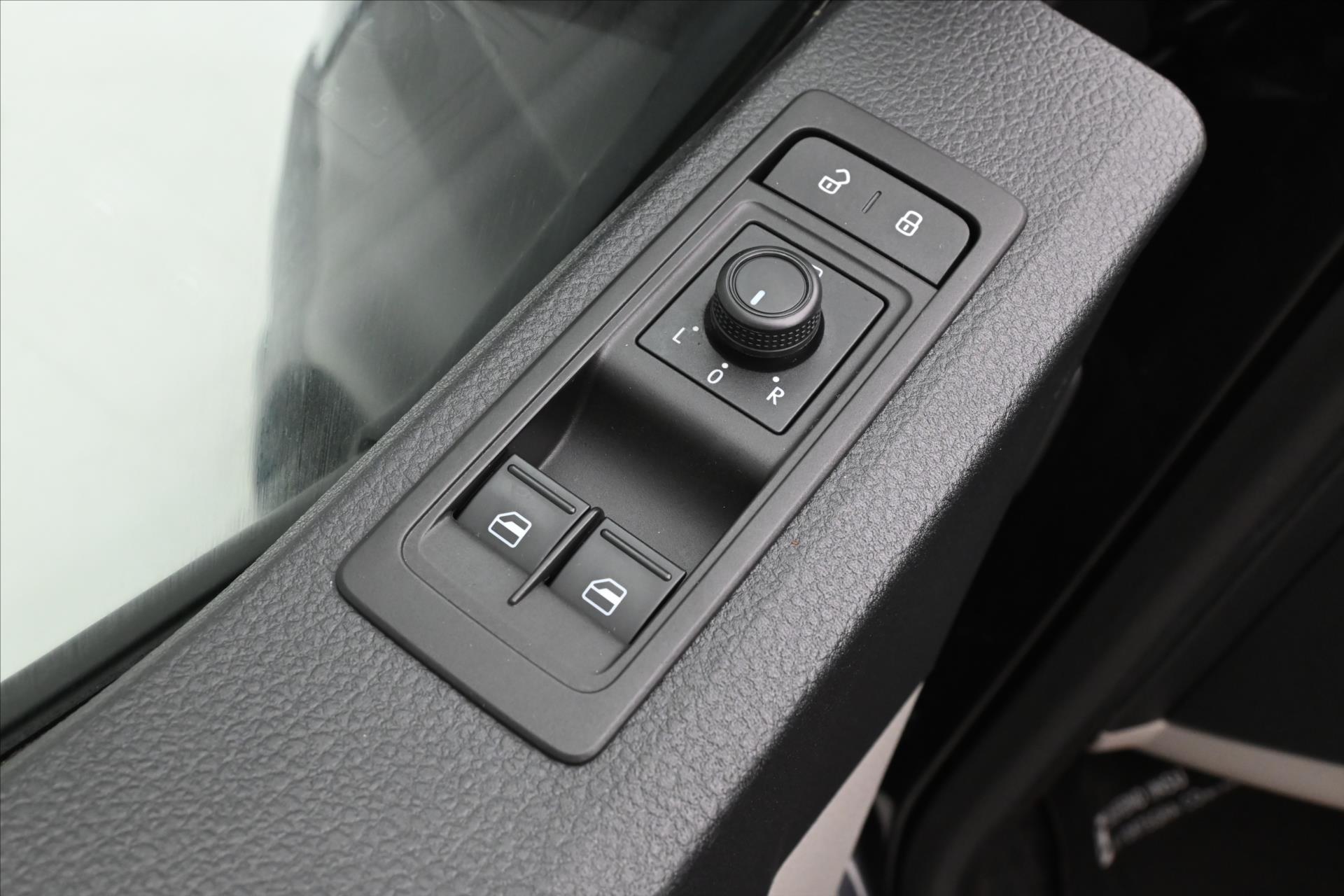 Hlavní fotografie vozu Volkswagen Transporter 2,0 TDI 110kW LONG KLIMA Záruka až 5 let (24)