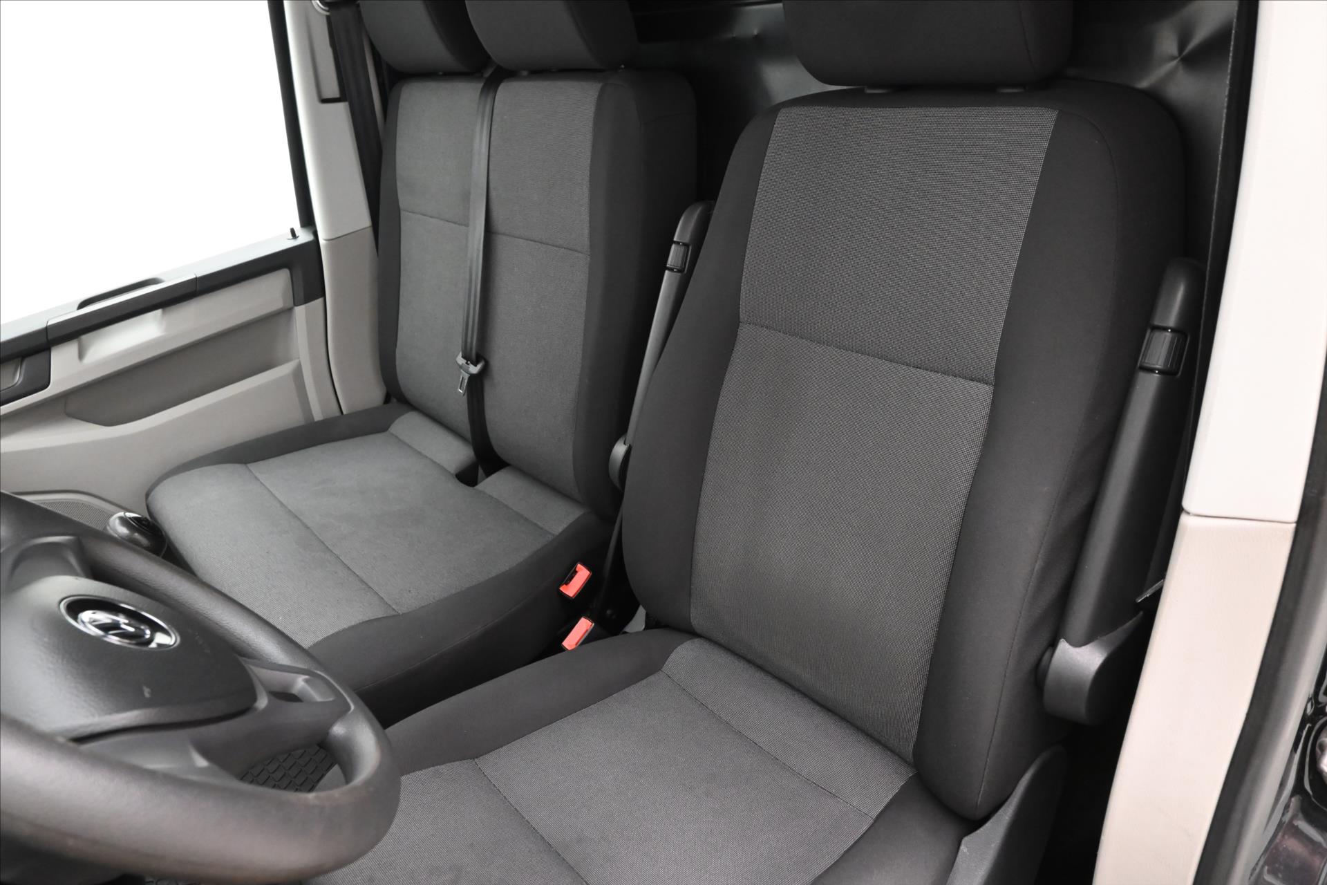 Hlavní fotografie vozu Volkswagen Transporter 2,0 TDI 110kW LONG KLIMA Záruka až 5 let (26)