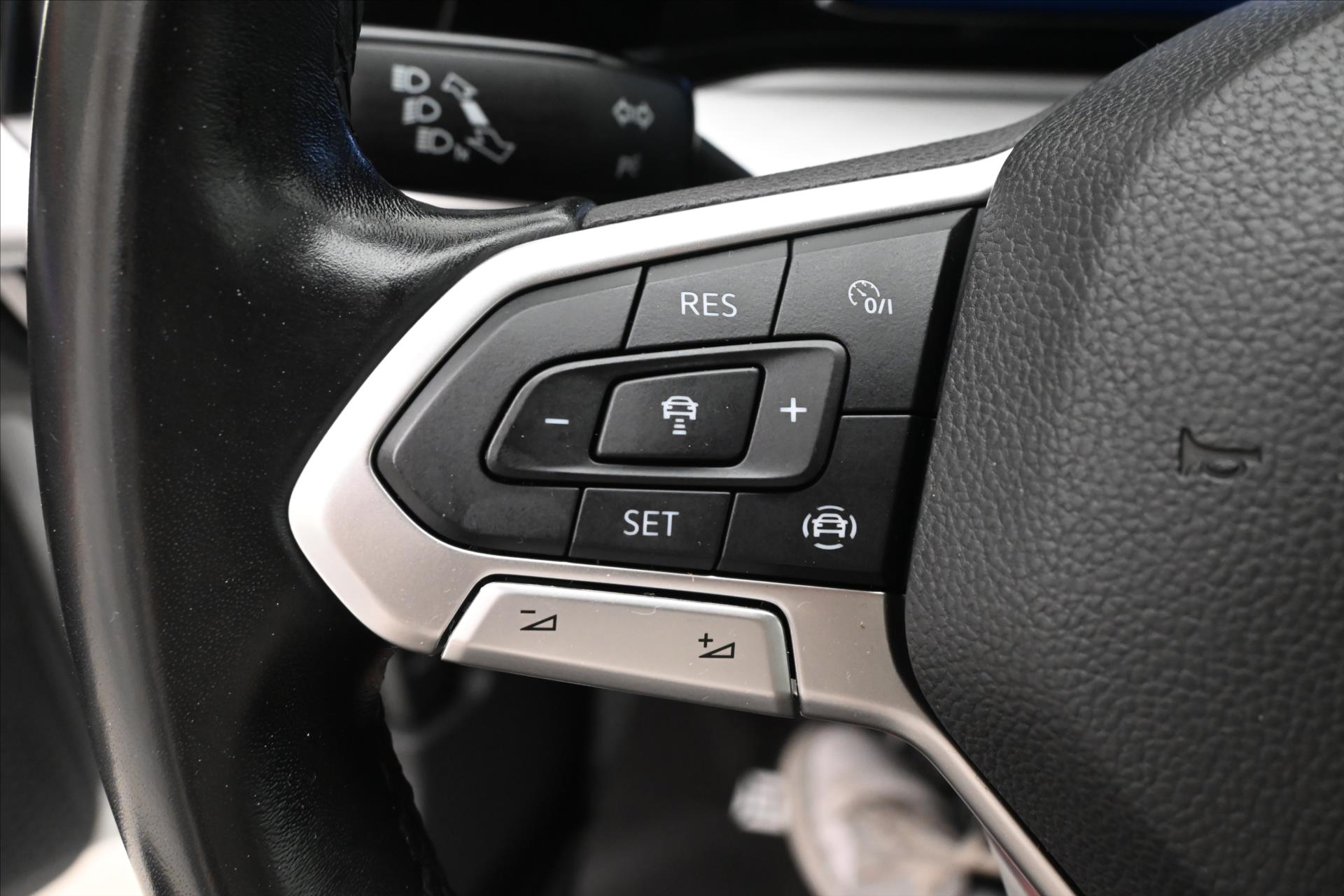 Hlavní fotografie vozu Volkswagen Golf 2,0 TDI 85 kW Life Záruka až 5 let (24)