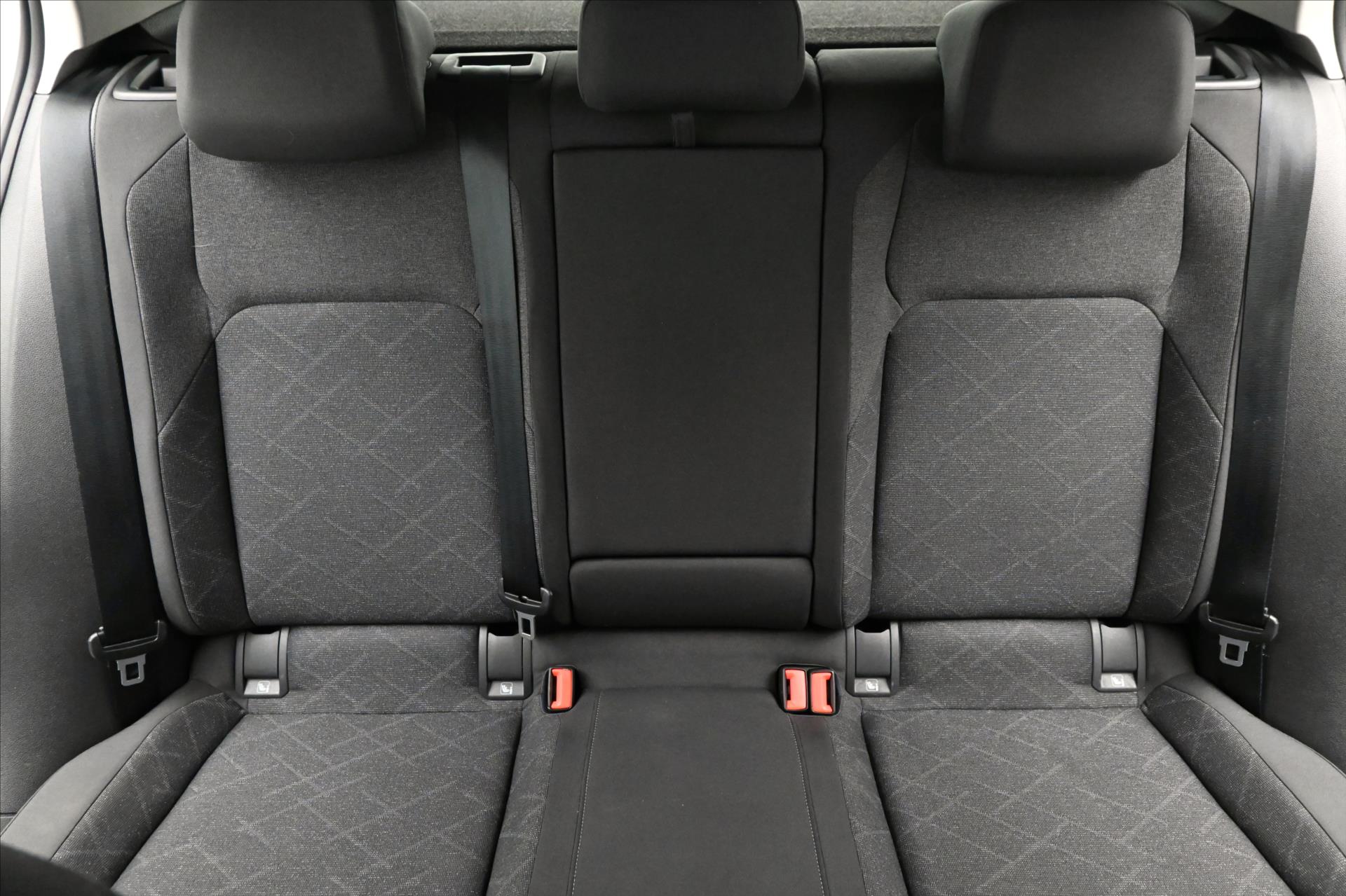 Hlavní fotografie vozu Volkswagen Golf 2,0 TDI 85 kW Life Záruka až 5 let (28)
