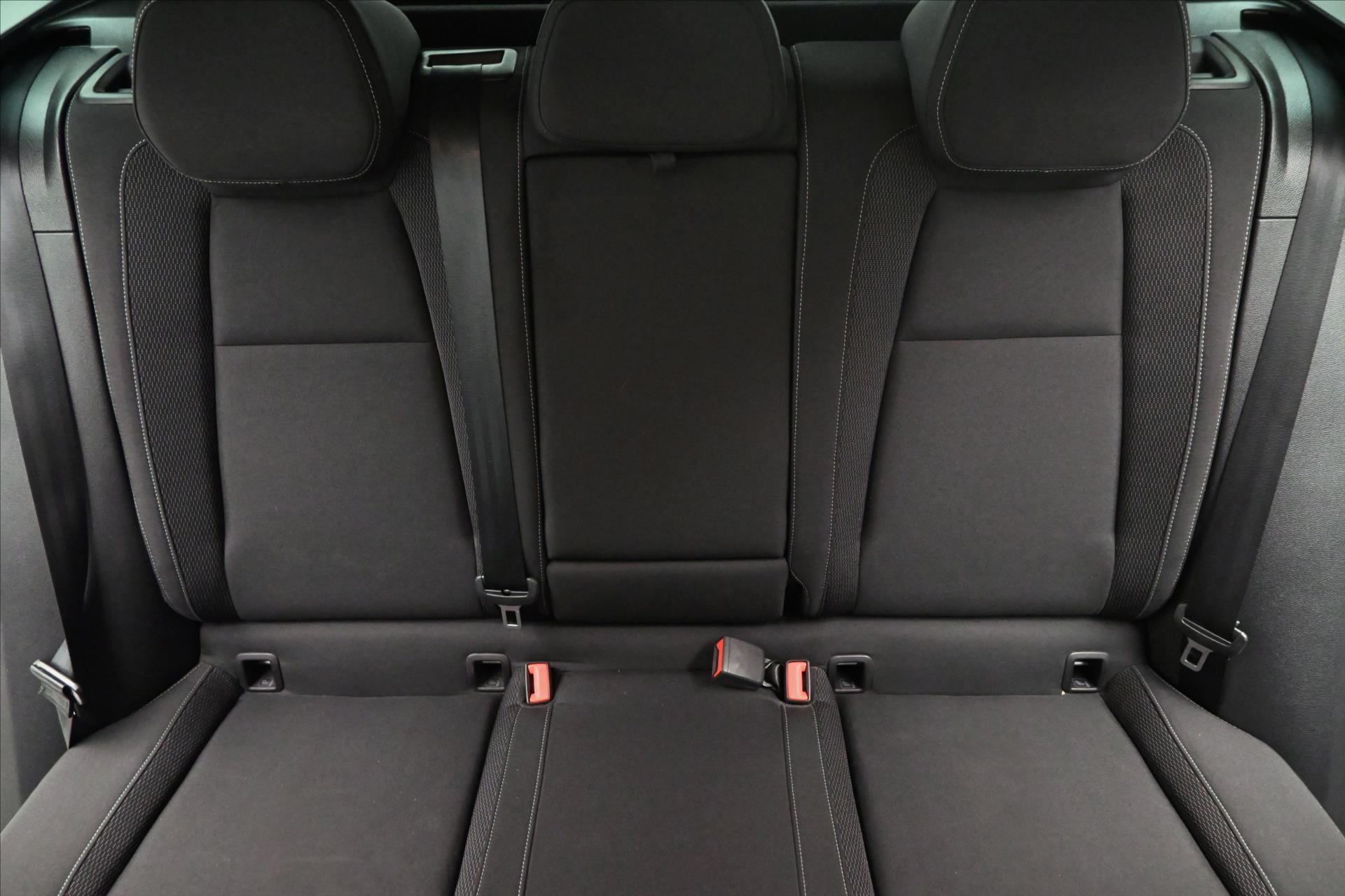 Hlavní fotografie vozu Škoda Karoq 2,0 TDI 85 kW DSG Ambition Záruka až 5 let (28)