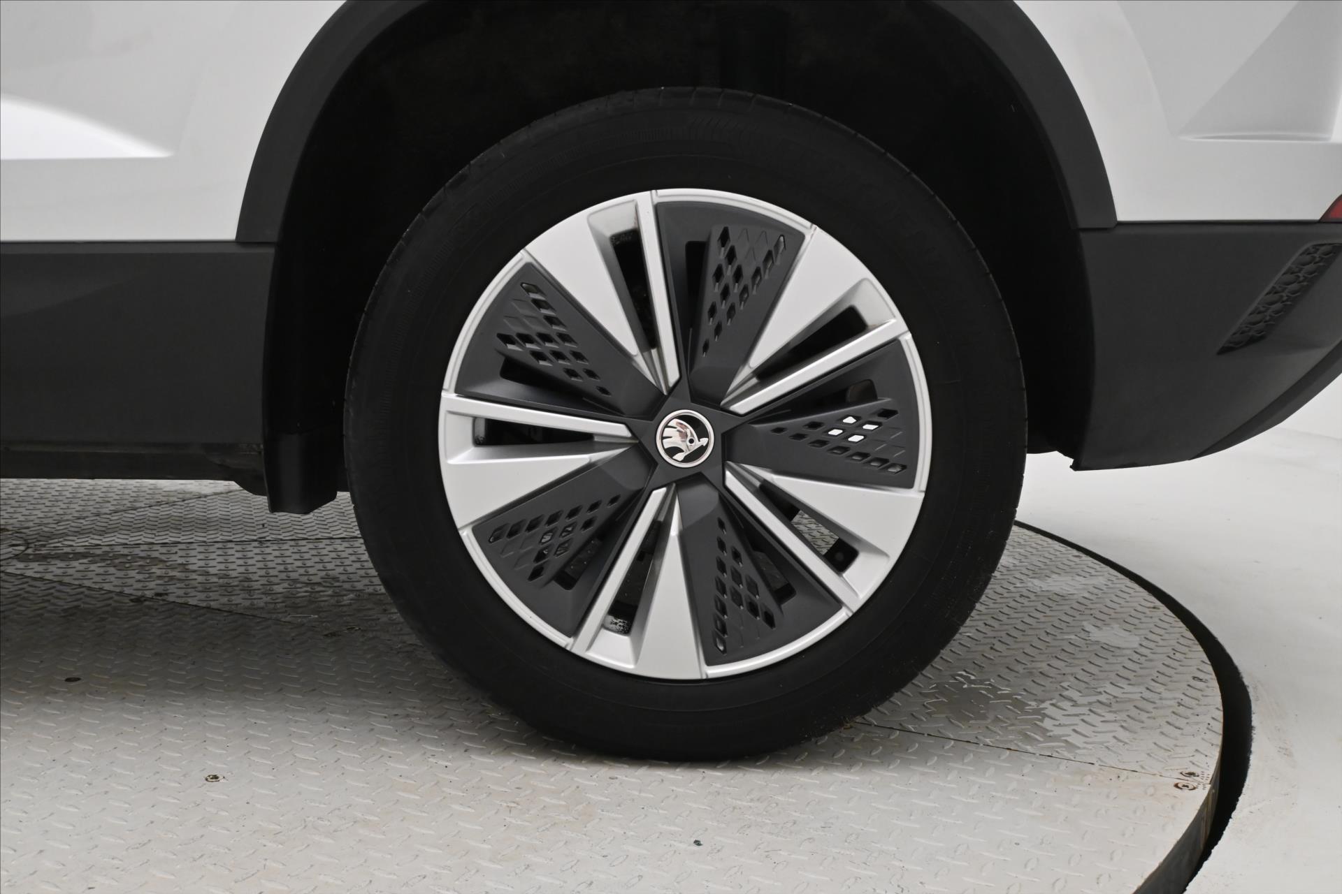 Hlavní fotografie vozu Škoda Karoq 2,0 TDI 85 kW DSG Ambition Záruka až 5 let (31)