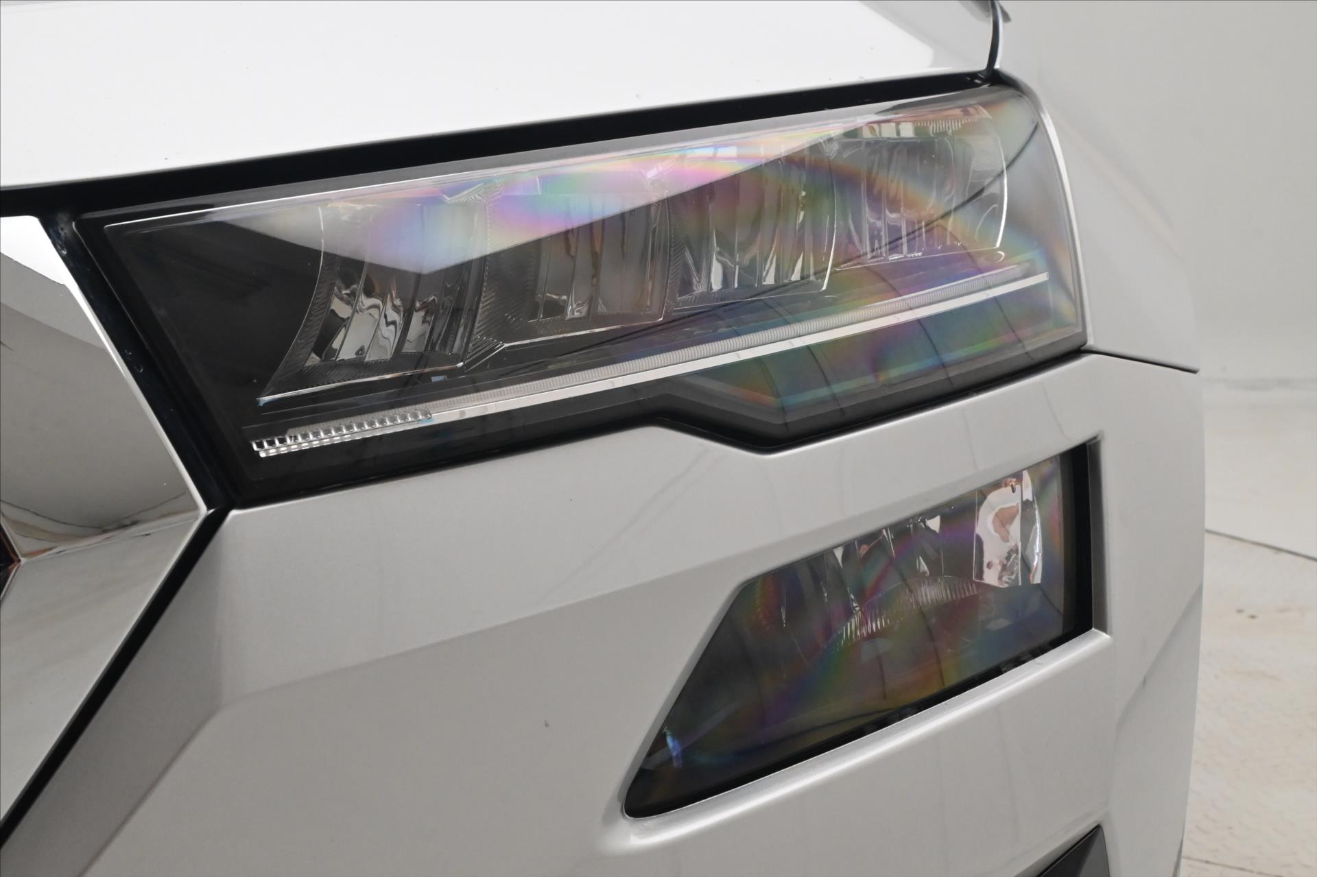 Hlavní fotografie vozu Škoda Karoq 2,0 TDI 85 kW DSG EL.KUFR Záruka až 5 let (30)