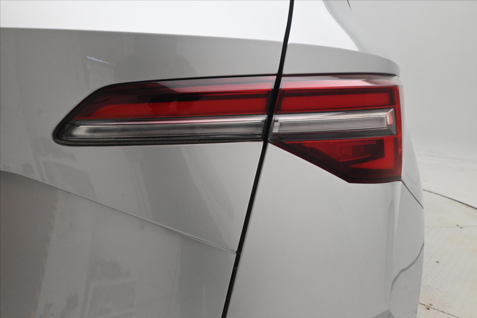 Hlavní fotografie vozu Škoda Karoq 2,0 TDI 85 kW DSG EL.KUFR Záruka až 5 let (31)