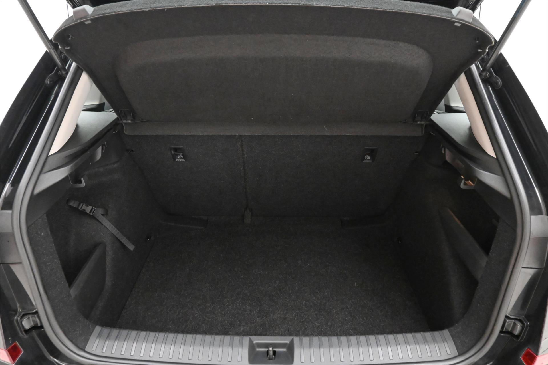 Hlavní fotografie vozu Škoda Kamiq 1,0 TSI 81kW DSG Ambition Záruka až 5 let (10)