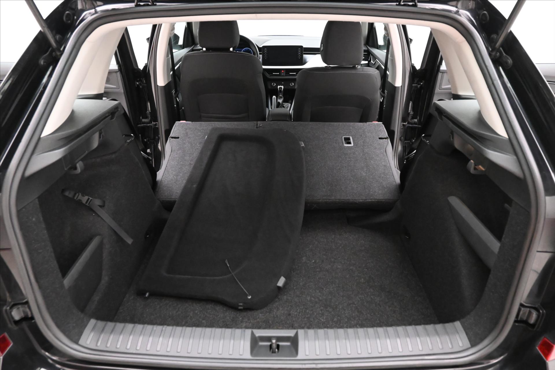 Hlavní fotografie vozu Škoda Kamiq 1,0 TSI 81kW DSG Ambition Záruka až 5 let (11)