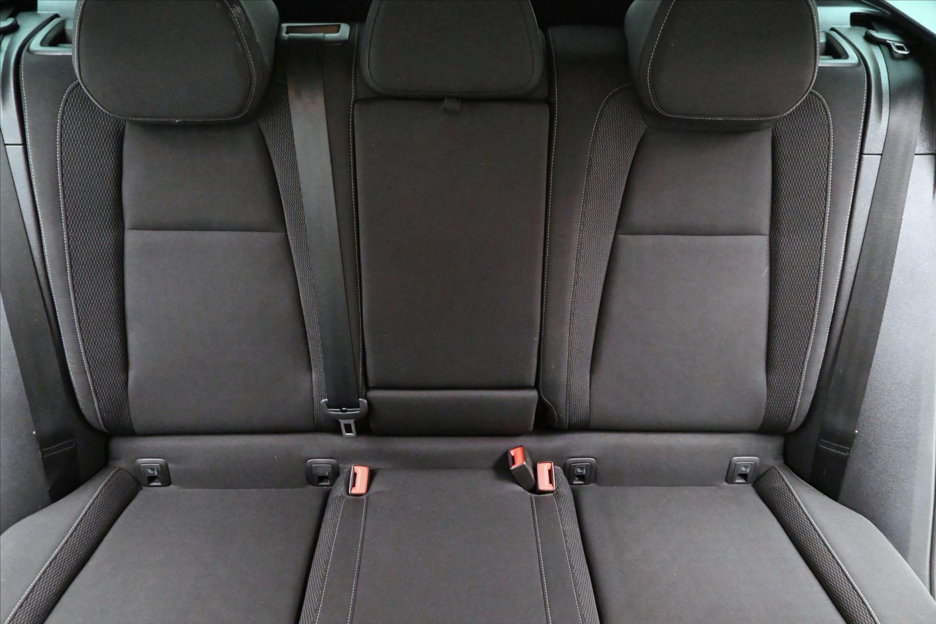 Hlavní fotografie vozu Škoda Karoq 2,0 TDI 85kW DSG Ambition Záruka až 5 let (28)
