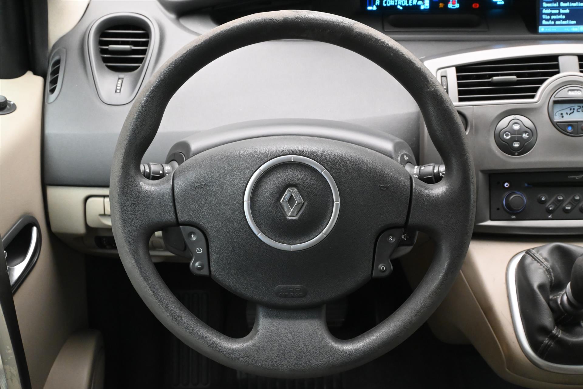 Hlavní fotografie vozu Renault Scénic 1,5 dCi 78 KW  Grand (17)