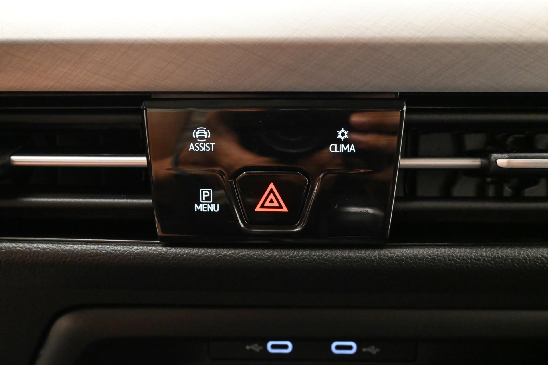 Hlavní fotografie vozu Volkswagen Golf 2,0 TDI 110 kW Life Záruka až 5 let (20)