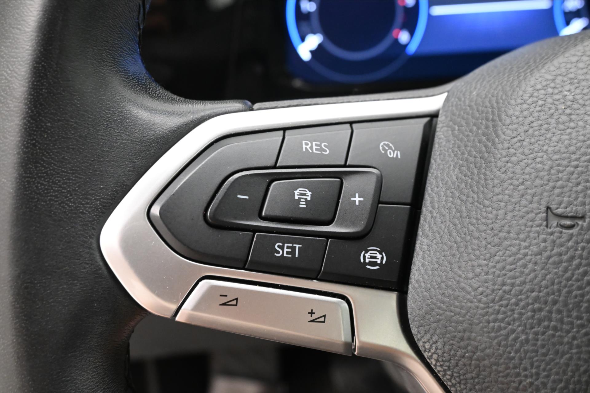 Hlavní fotografie vozu Volkswagen Golf 2,0 TDI 110 kW Life Záruka až 5 let (23)