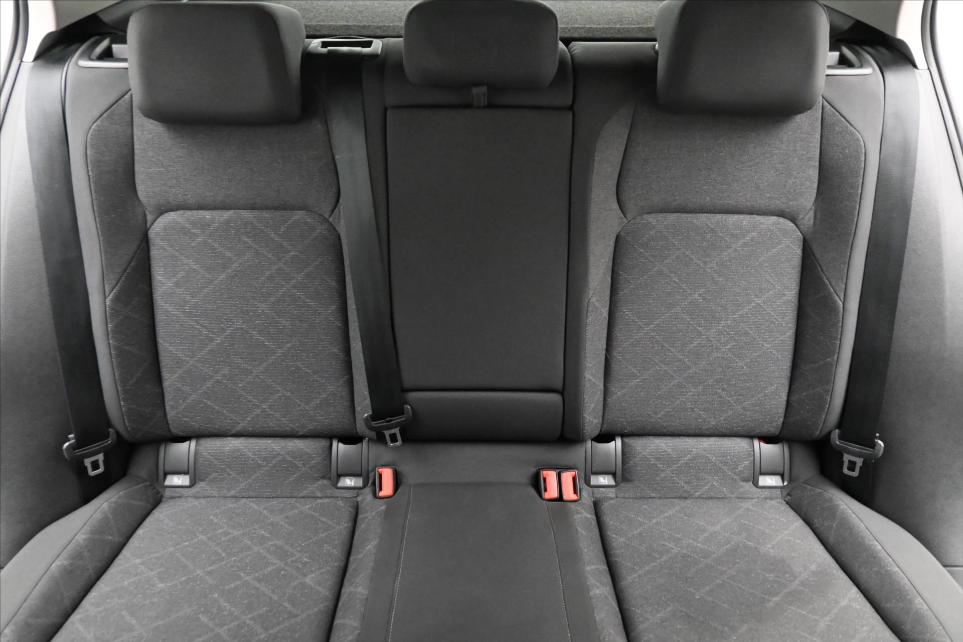 Hlavní fotografie vozu Volkswagen Golf 2,0 TDI 110 kW Life Záruka až 5 let (27)
