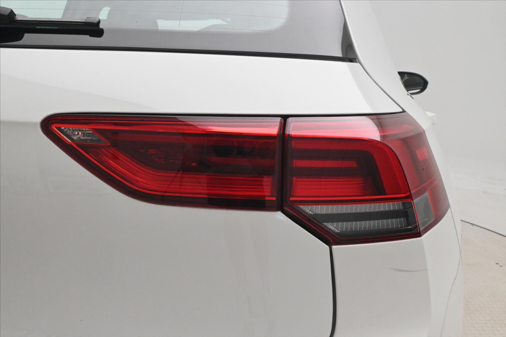 Hlavní fotografie vozu Volkswagen Golf 2,0 TDI 110 kW Life Záruka až 5 let (29)